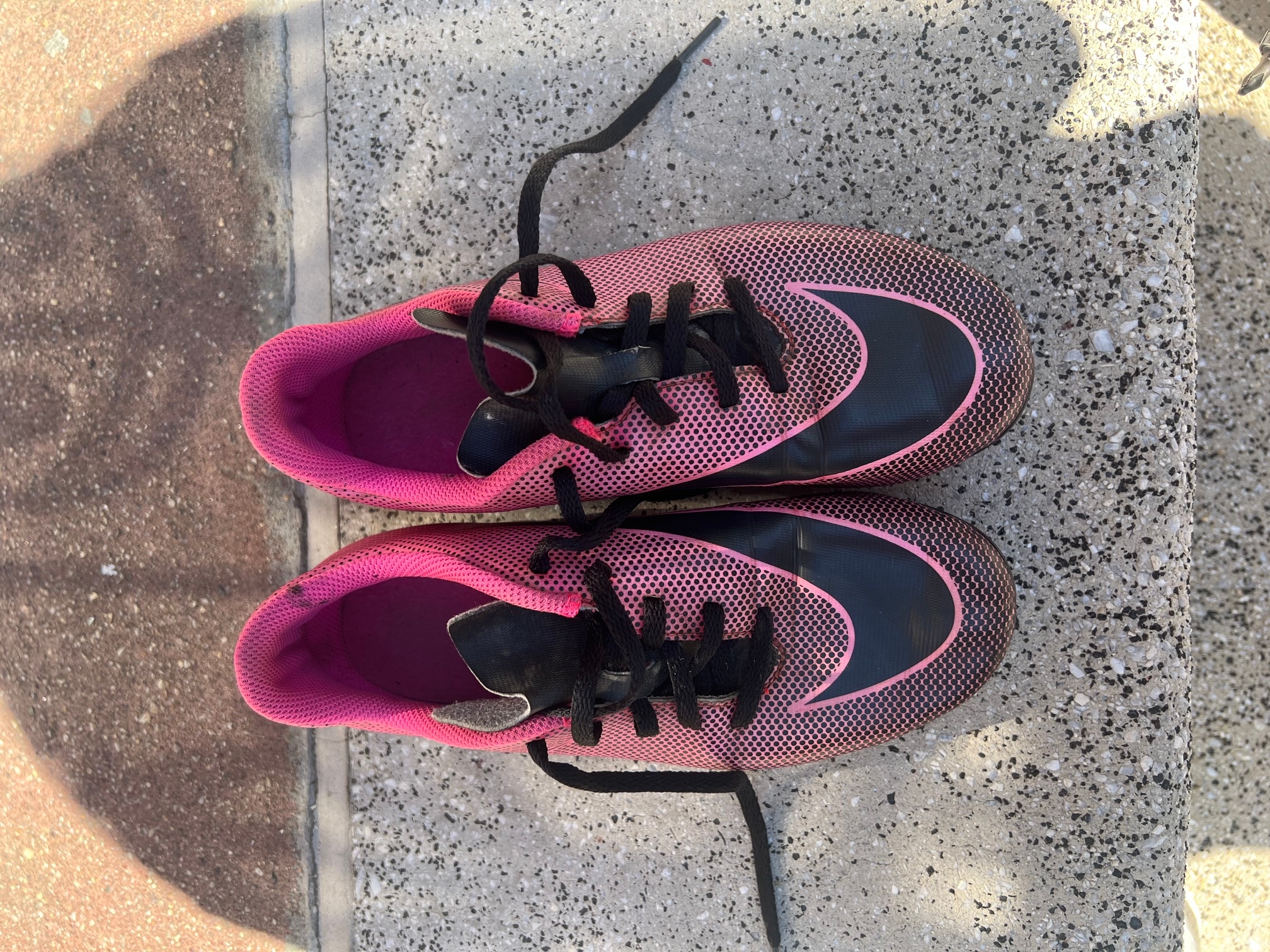 Nike Bravata II youth soccer cleats