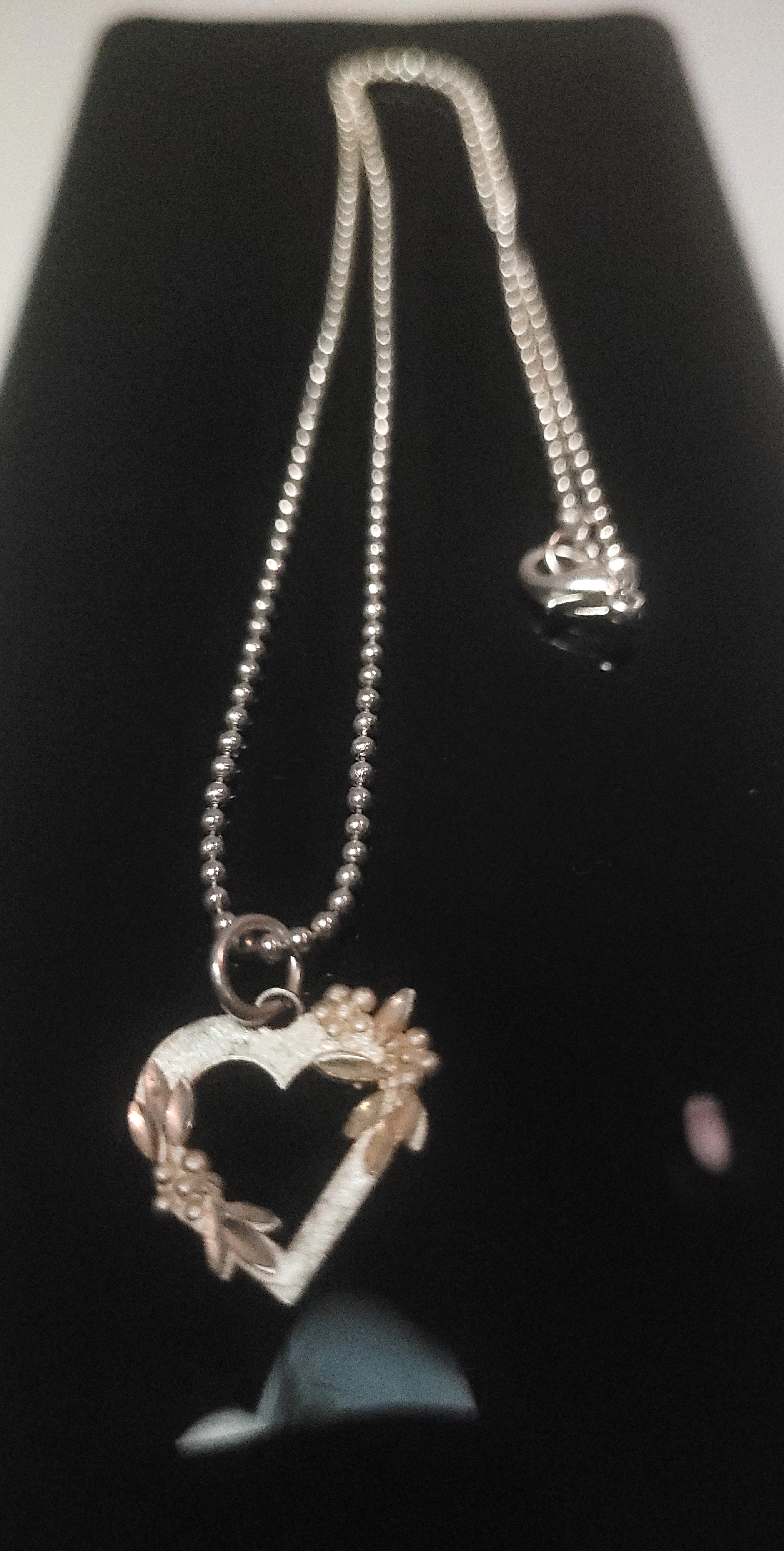 90s Tri Tone Open Heart Floral Leaf Pendant Bead Chain Necklace - photo 2