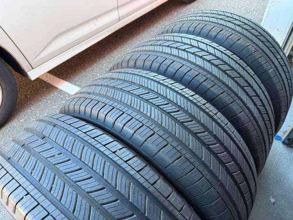 SET of Brand New Take offs 235/50/20 M+S Michelin Primacy A/S - photo 4