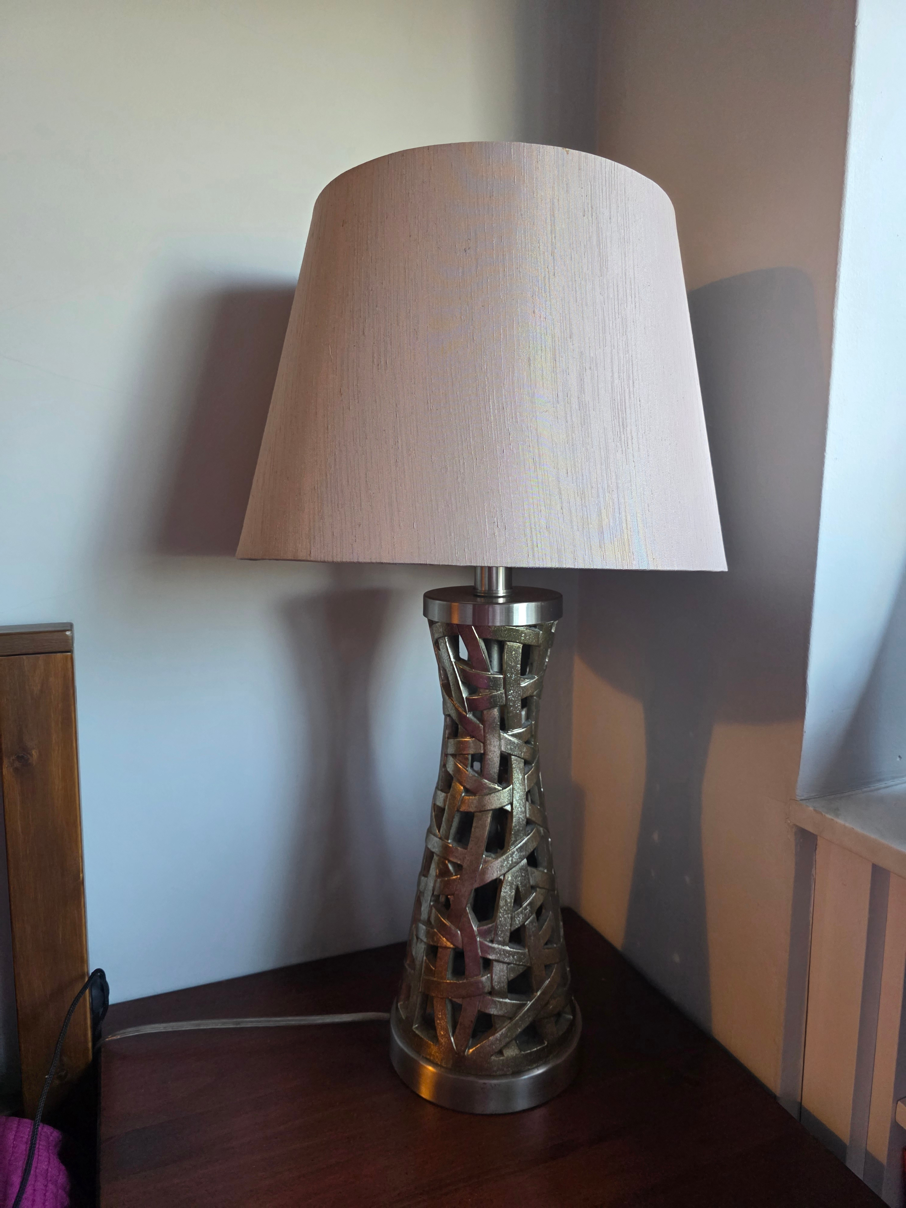 Beautiful Table Lamp in gold - photo 4