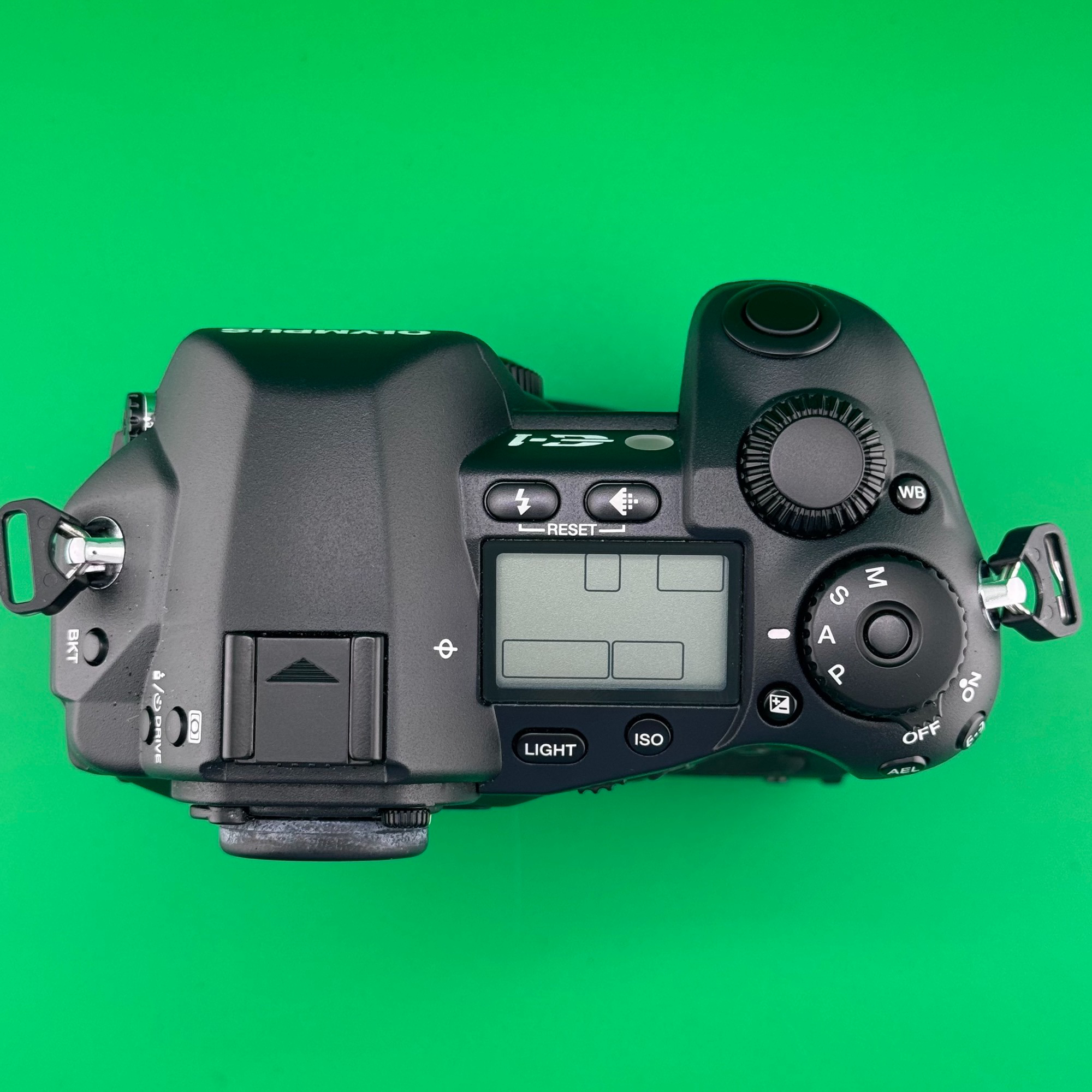 Olympus E-1 - With HLD-2 Battery Grip - SLR Camera - Excellent - photo 4
