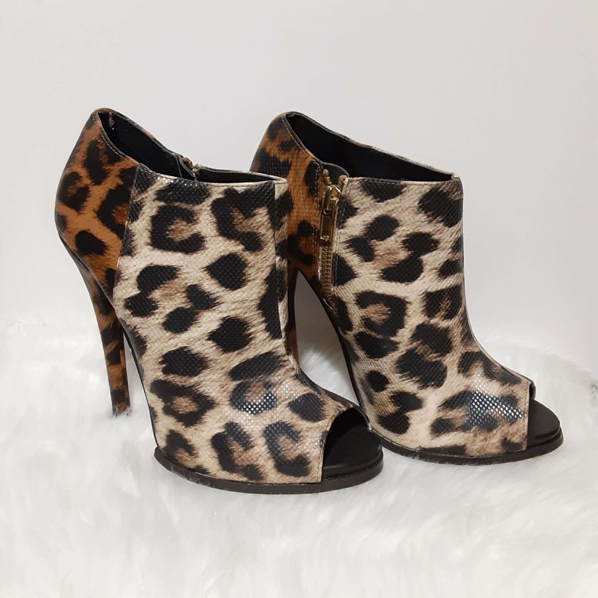 NWOT Leopard Peep Toe Side Zip Stiletto Heels Ankle Boots - photo 5