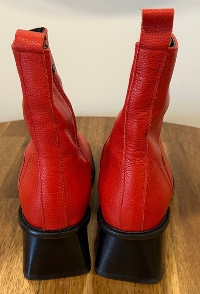 L’intervalle Red Leather Zip Up Heeled Boot LIKE NEW - photo 3