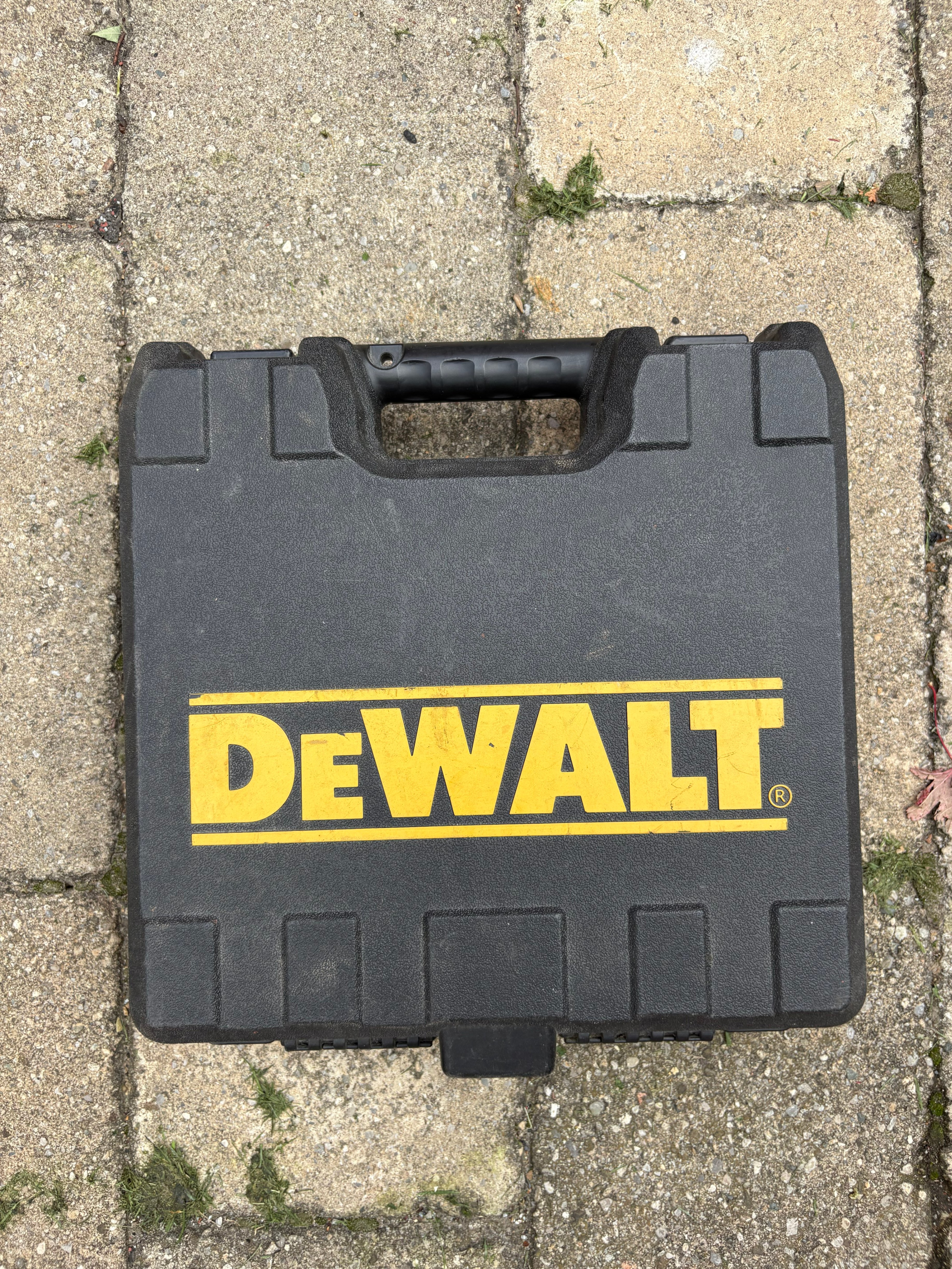 DEWALT 18 Gauge Precision Point Brad Nailer Gun molded case