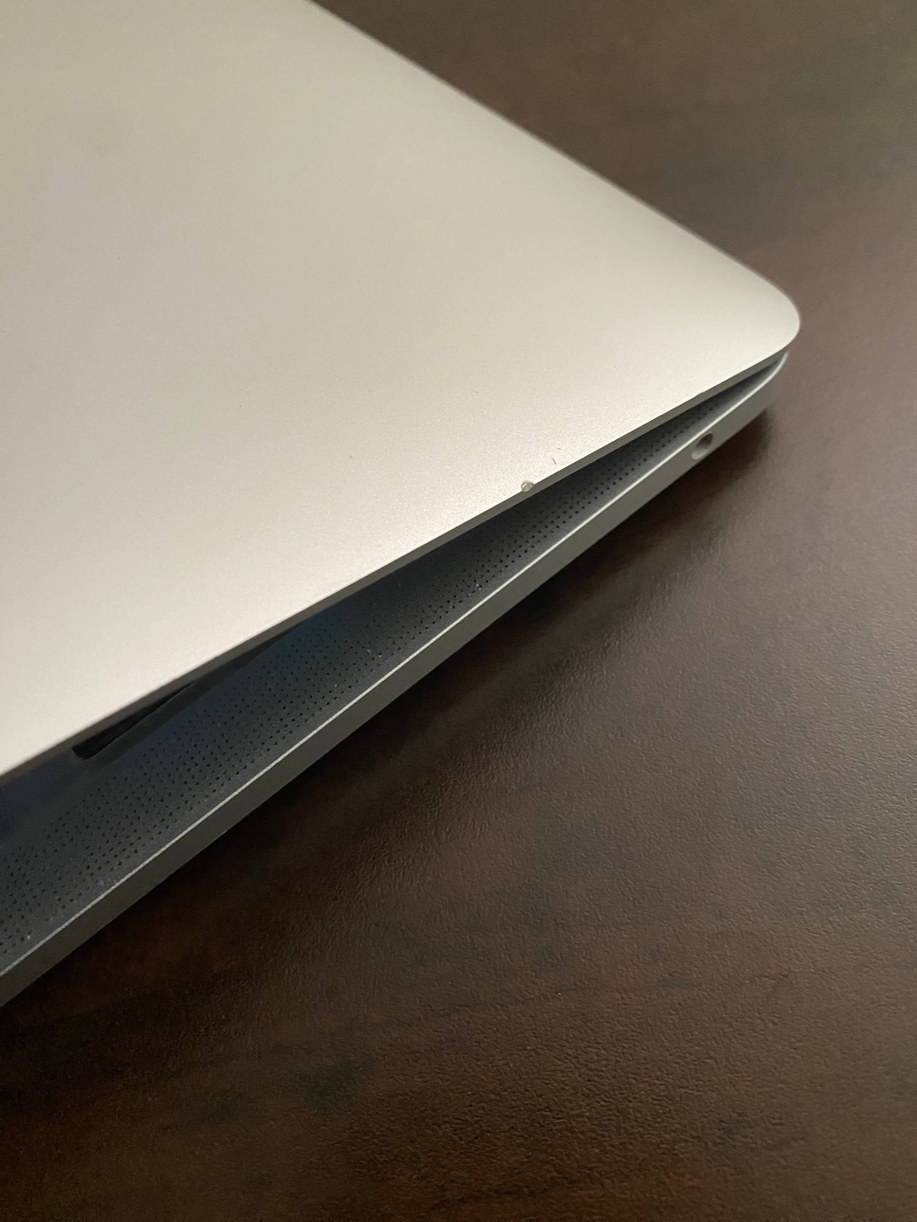 MacBook Pro 13-inch M2, (2022) 16GB RAM, 256GB - photo 4