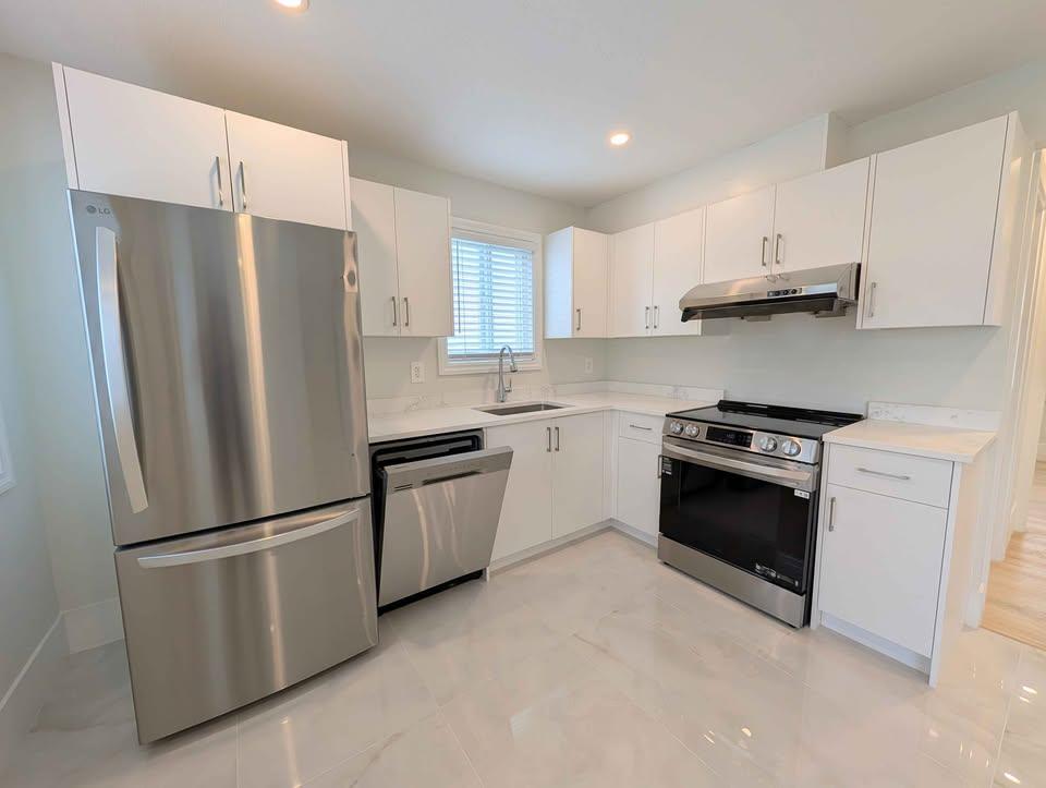2 Beds 1 Bath - House in Middlegate Metrotown - photo 2