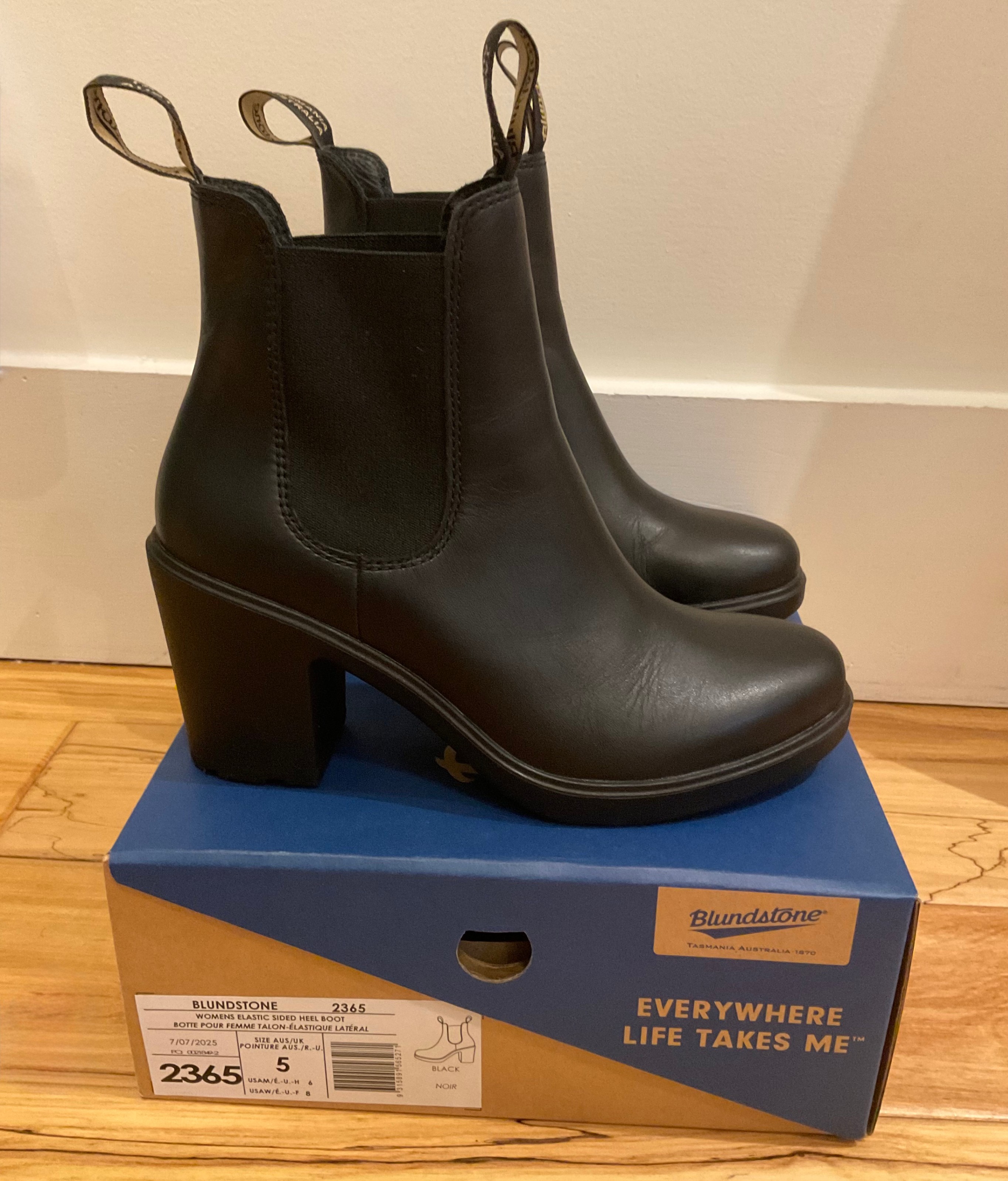 Blundstone Heel Boots - Size 8 Black - 2365