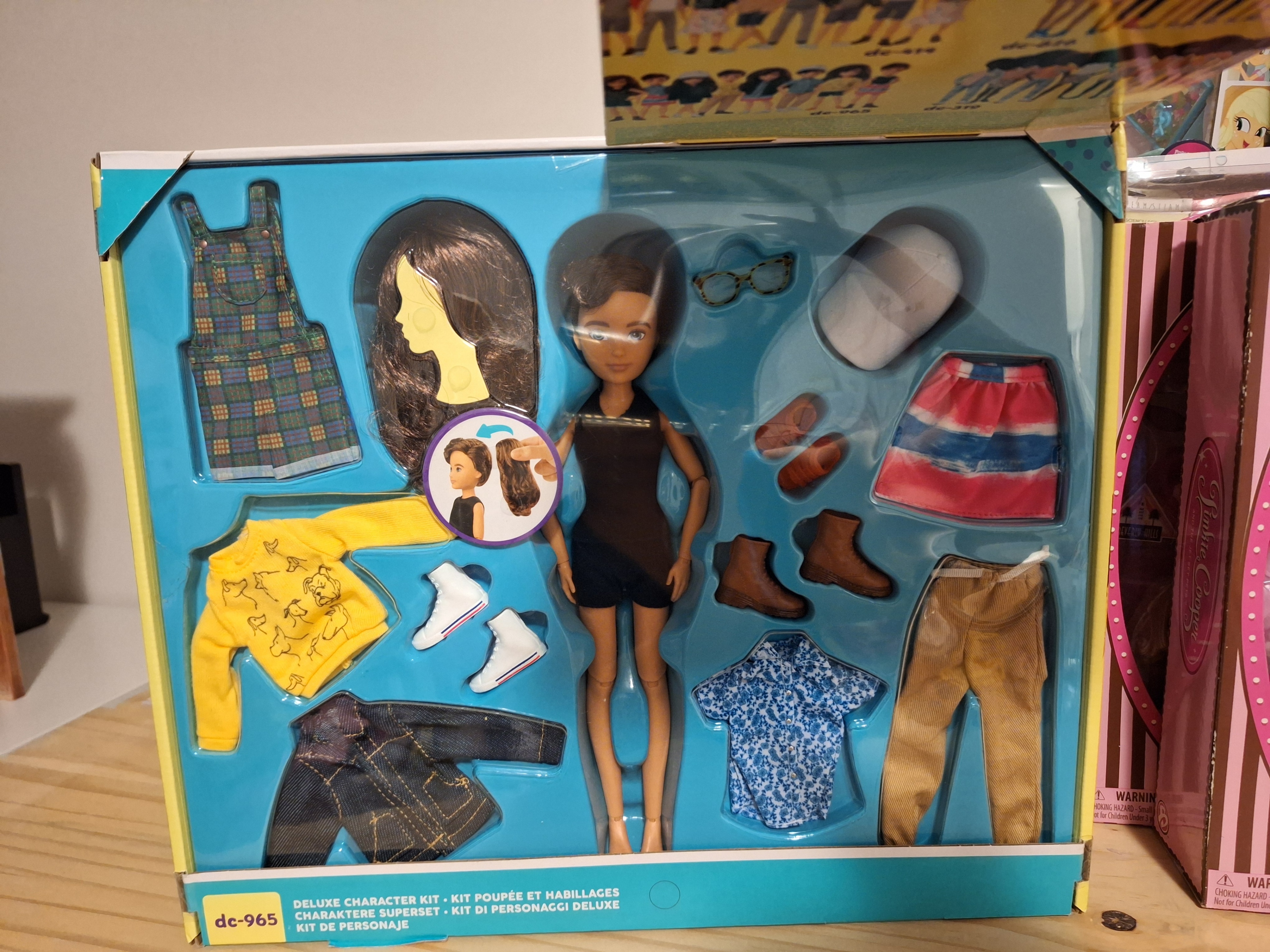 Brand New Creatable World Deluxe Character Kit Dc-965 - photo 2