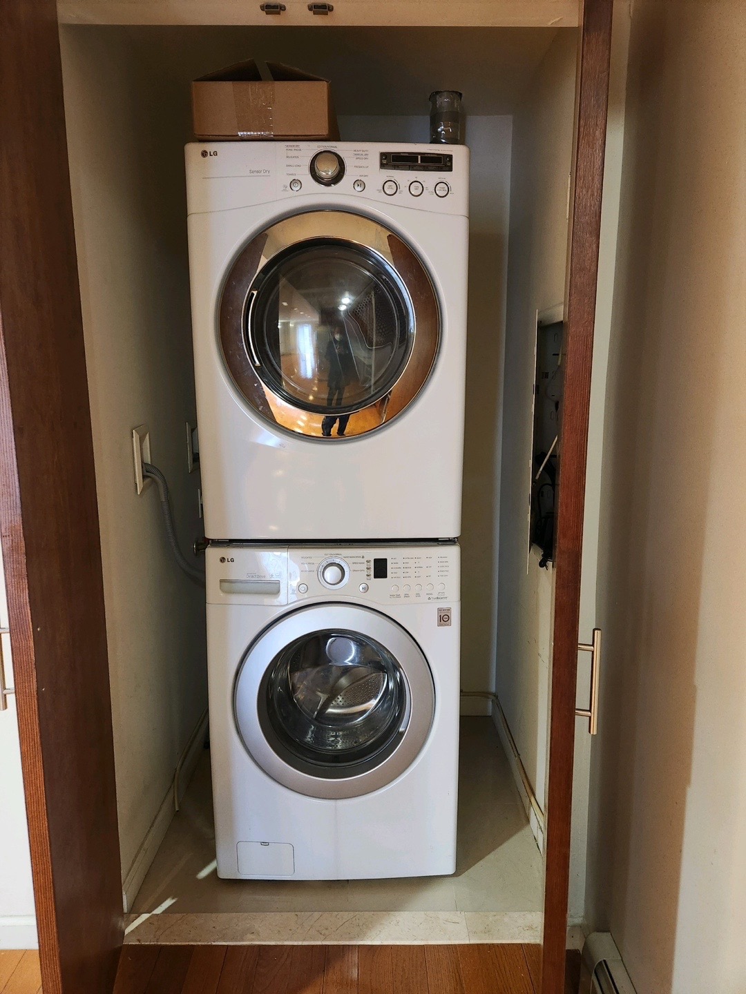 MURRAY HILL - BEDROOM - PERSONAL BATHROOM/SHOWER - LAUNDRY - photo 4