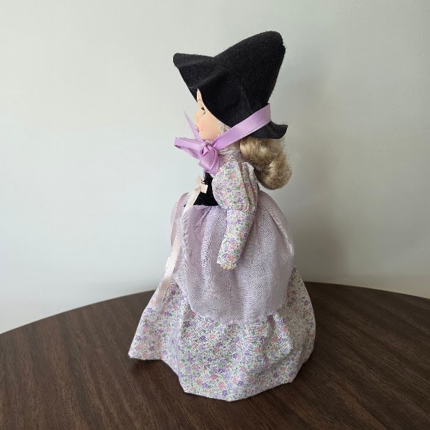 Vintage 1987 Effanbee  Storybook Collection Mother Goose Doll - photo 3