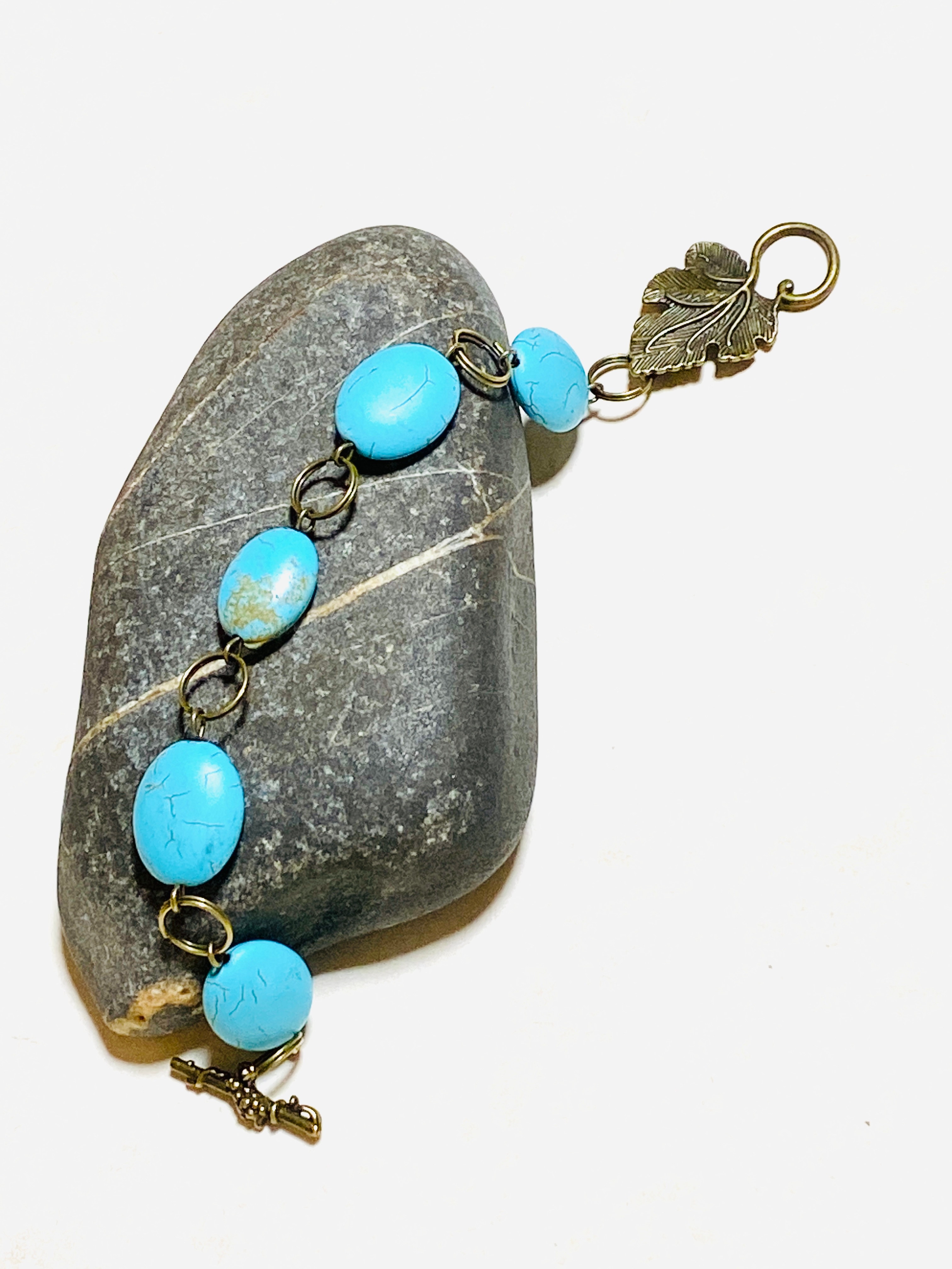 Blue Dyed Howlite Bracelet & Bronze Grape Leaf Toggle - photo 5