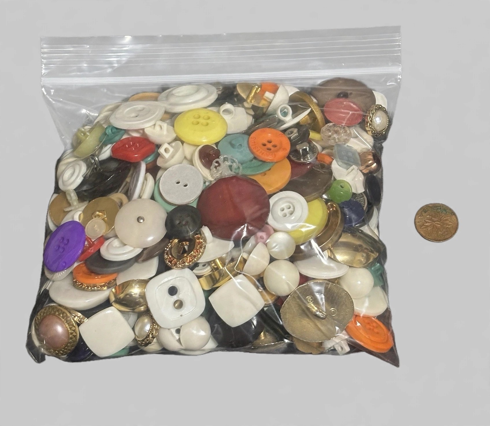 Vintage Mixed Lot 340g Old Buttons Collection Craft Sewing