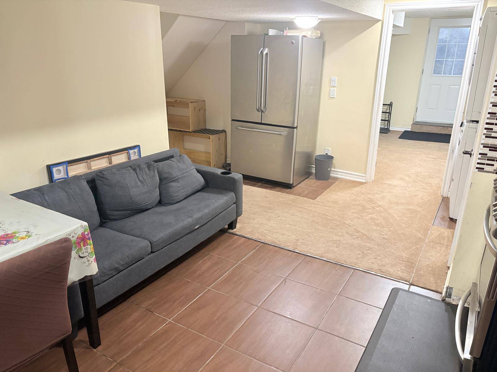 Private room for rent in Scarborough - photo 5