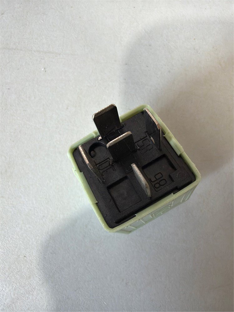 BMW 5-Pin Fuel Pump / Air Compressor Relay 61368373700 - photo 3