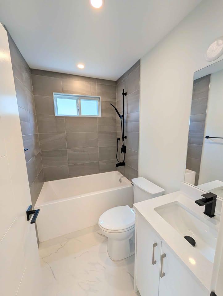 2 Beds 1 Bath - House in Middlegate Metrotown - photo 5