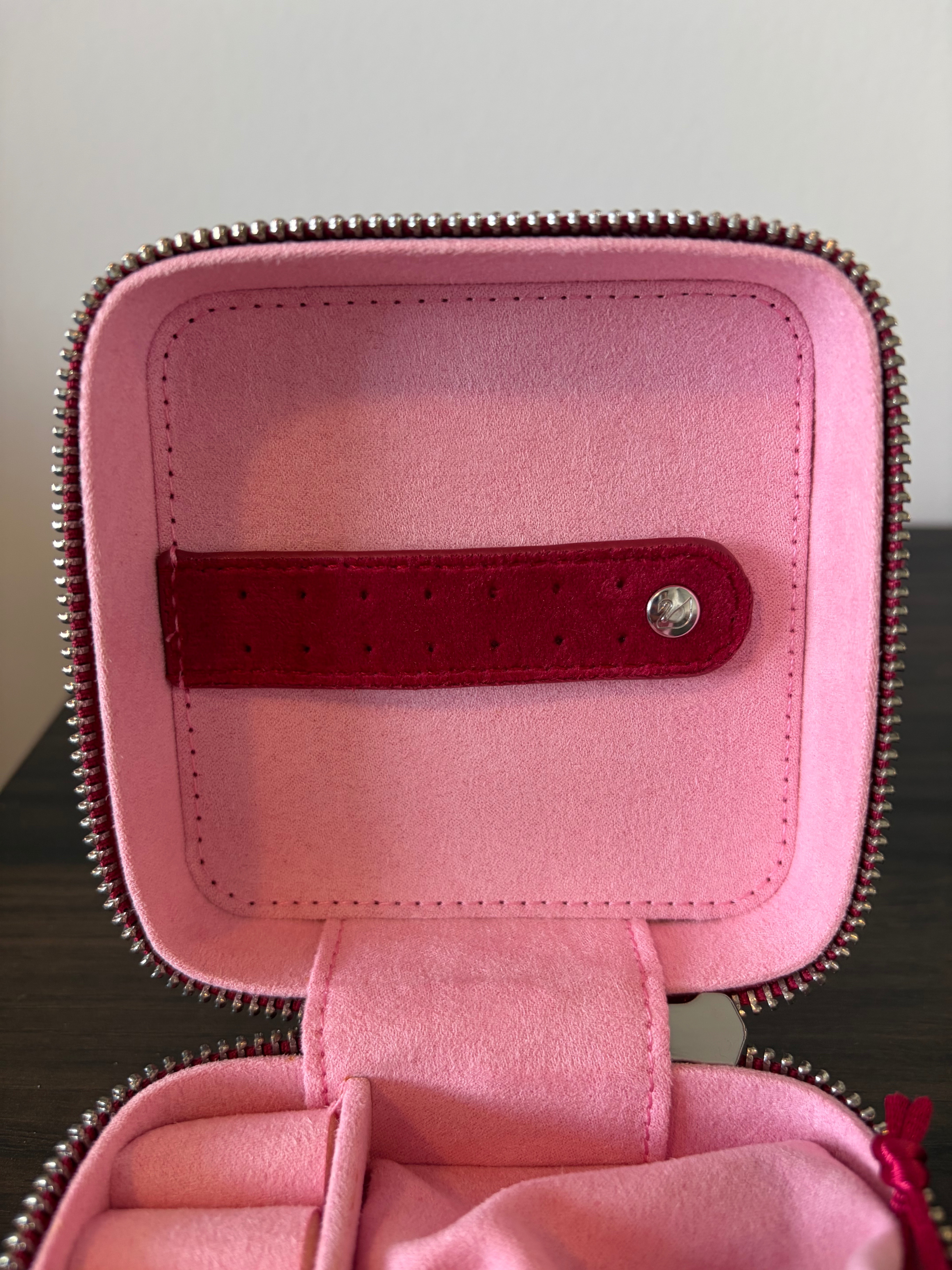 Swarovski red velvet travel jewelry box - photo 4