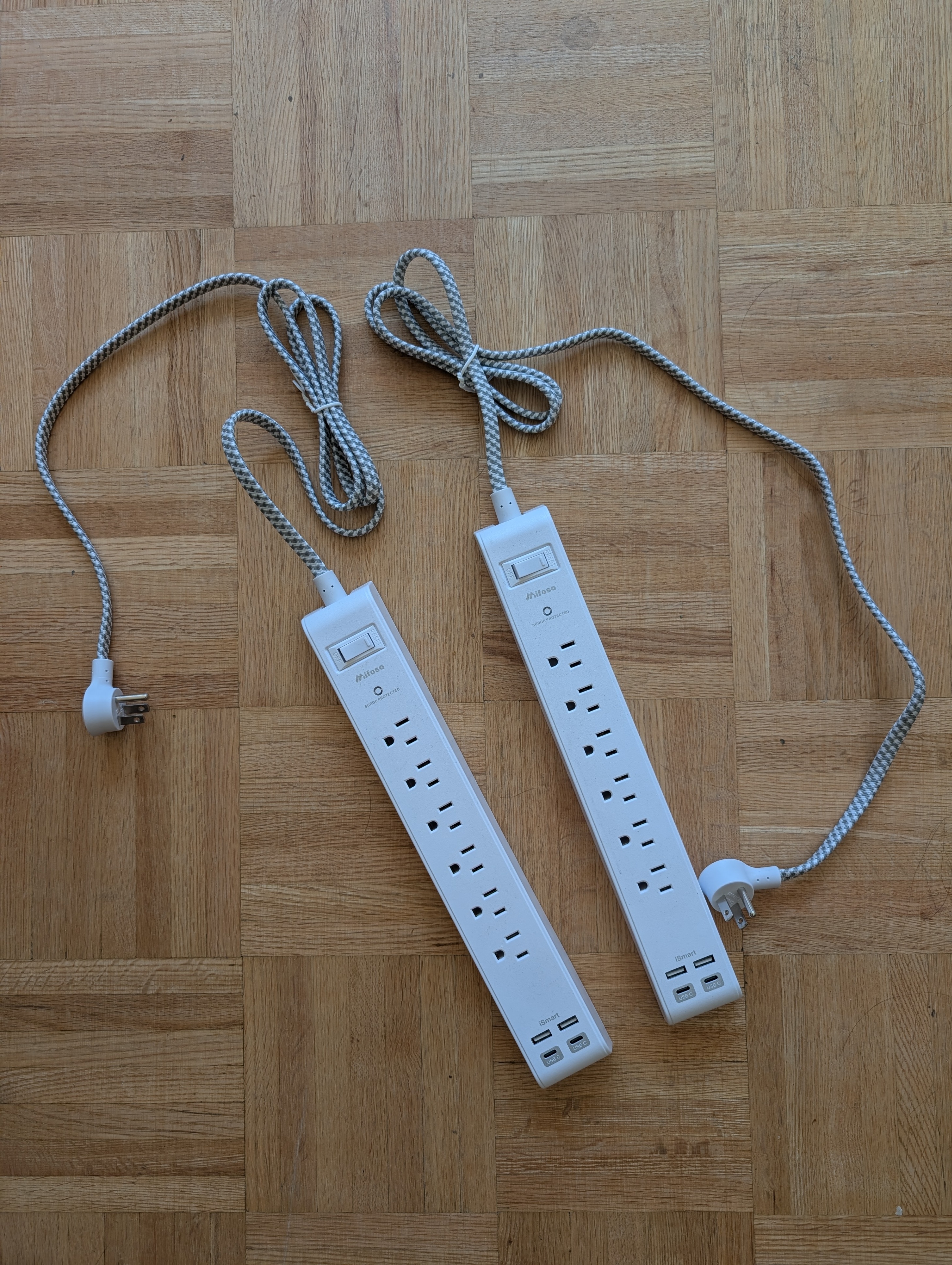 Mifaso 2-Pack Surge Protector Power Bars USB-C - Like New - photo 3