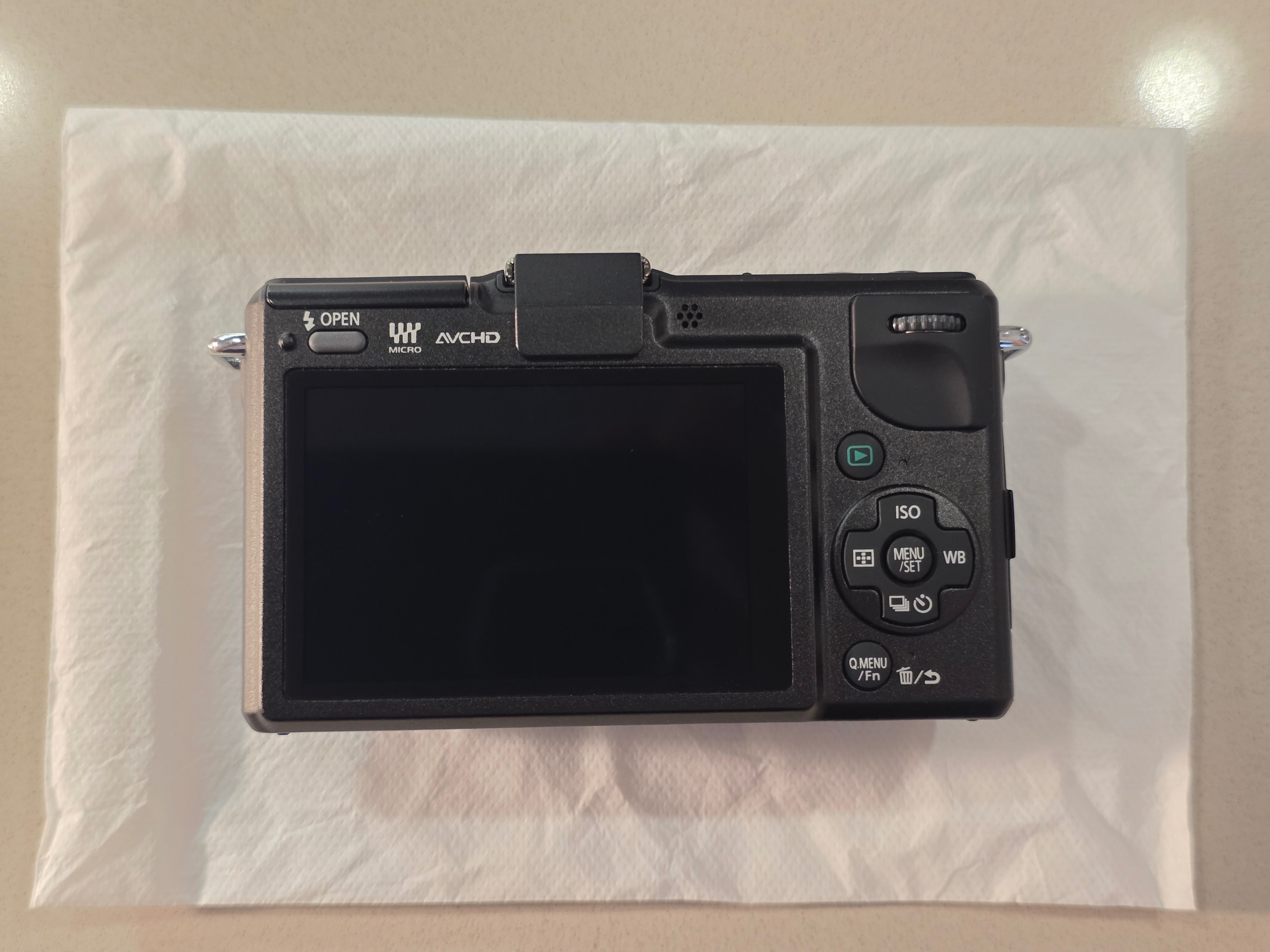 Panasonic Lumix DMC-GF2 Micro Four Thirds 12.1MP Camera Body - photo 4