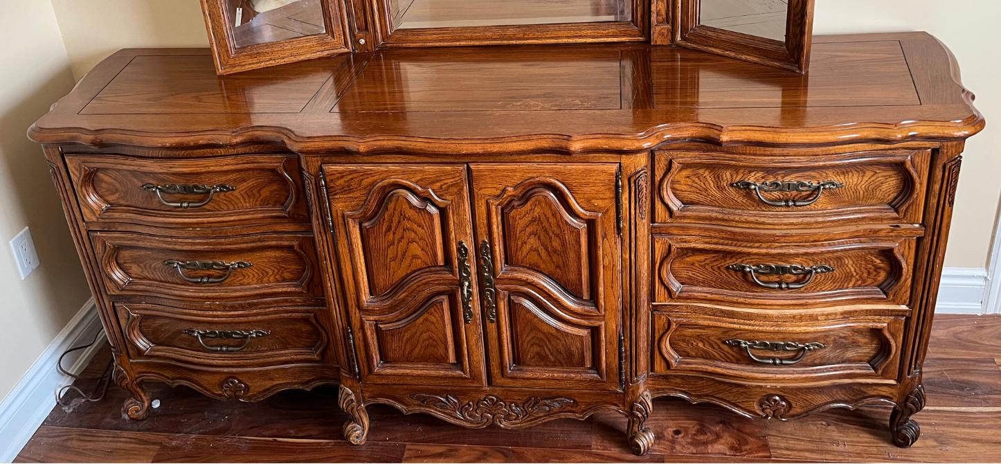 Antique Vanity - photo 3
