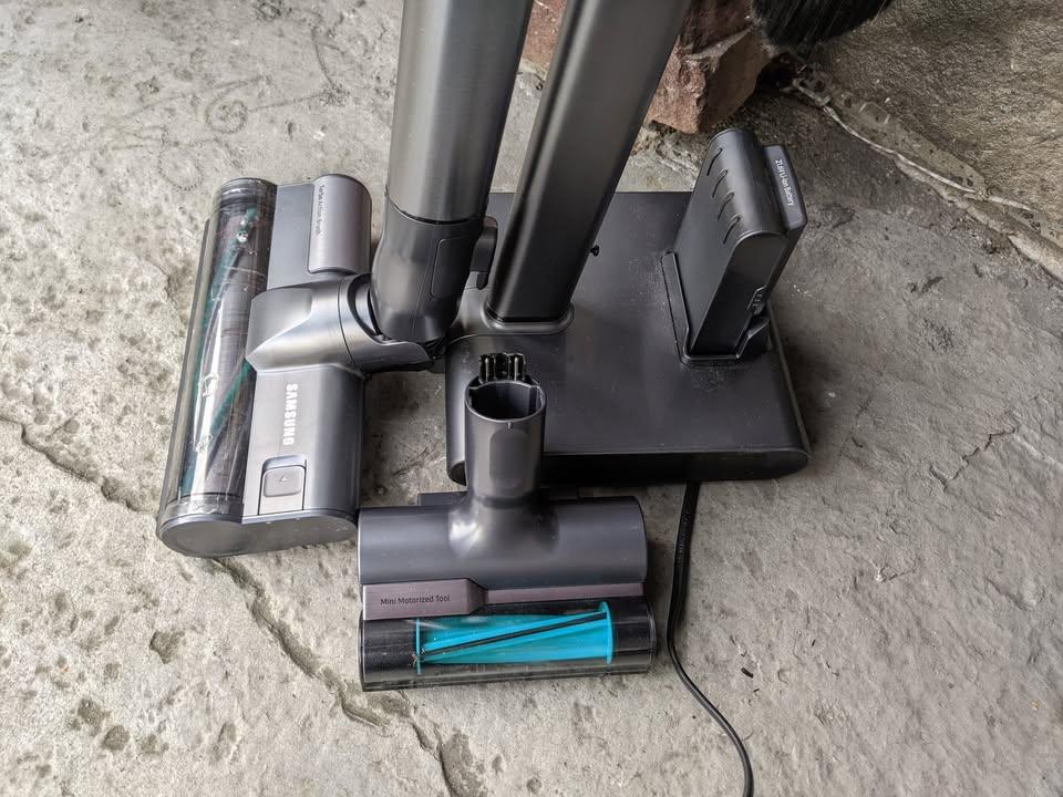 Samsung Jet Cordless Stick Vacuum, 2 batteries - photo 4