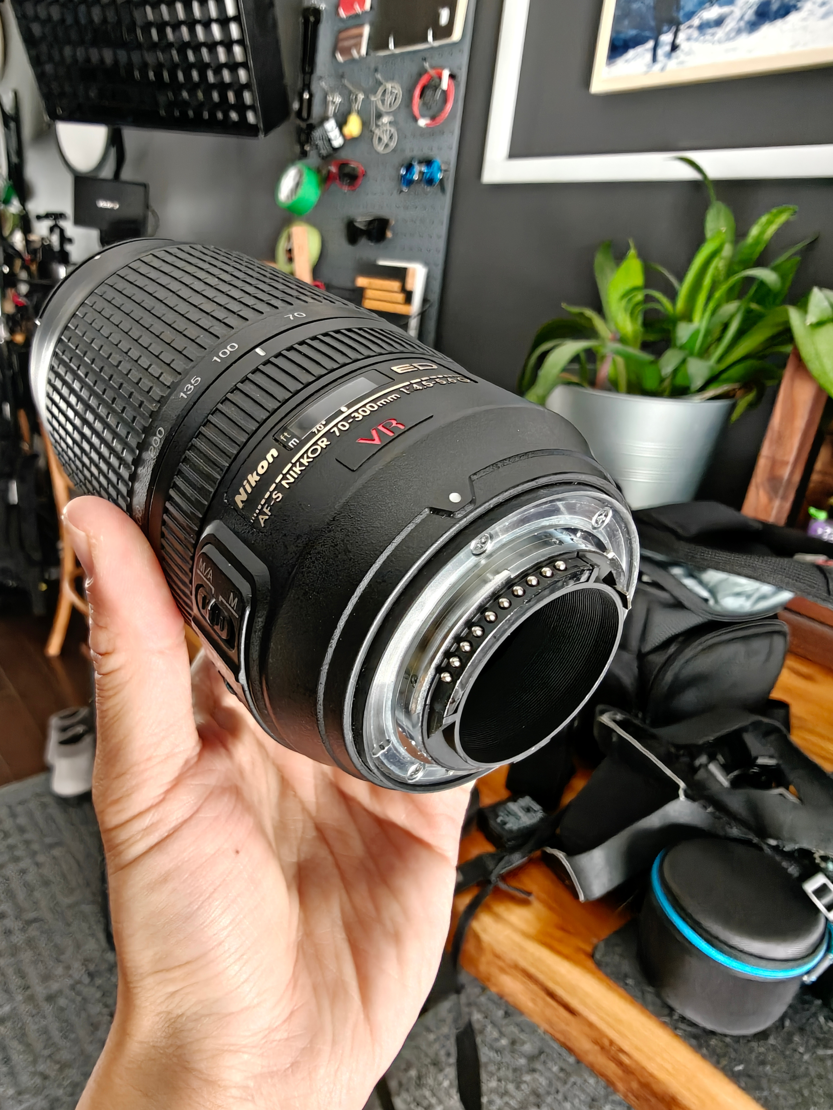 Nikon F mount AF-S VR 70-300mm F4.5-5.6 + Free Bag - photo 2