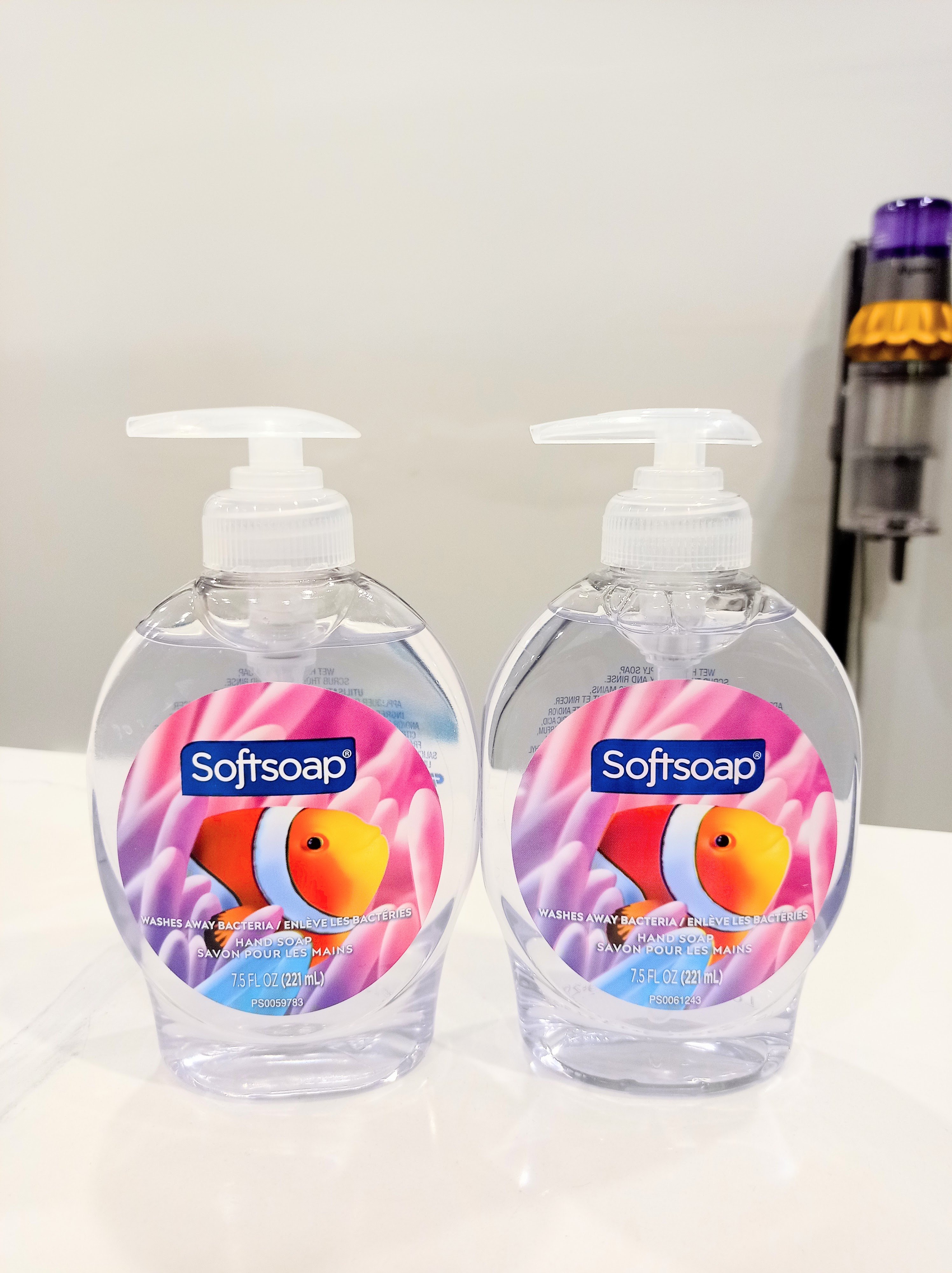 Brand New Softsoap Moisturizing Hand Soap 221mL/bottle