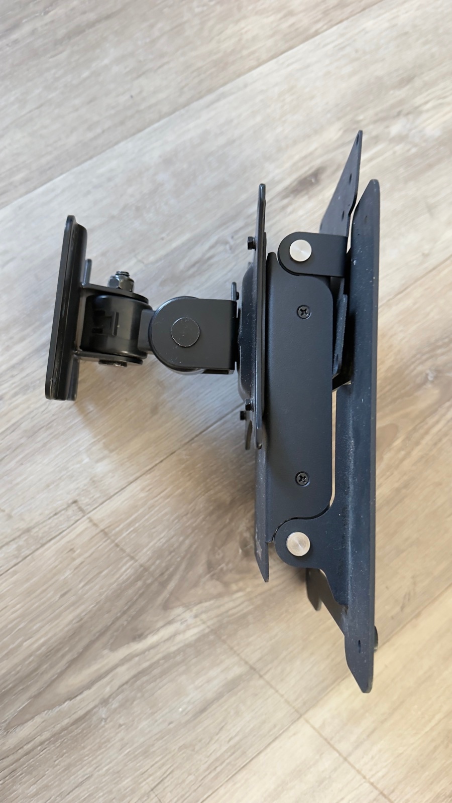 Taptive Swivel Wall Mount for Monitor / Small TV – Tilt, VESA