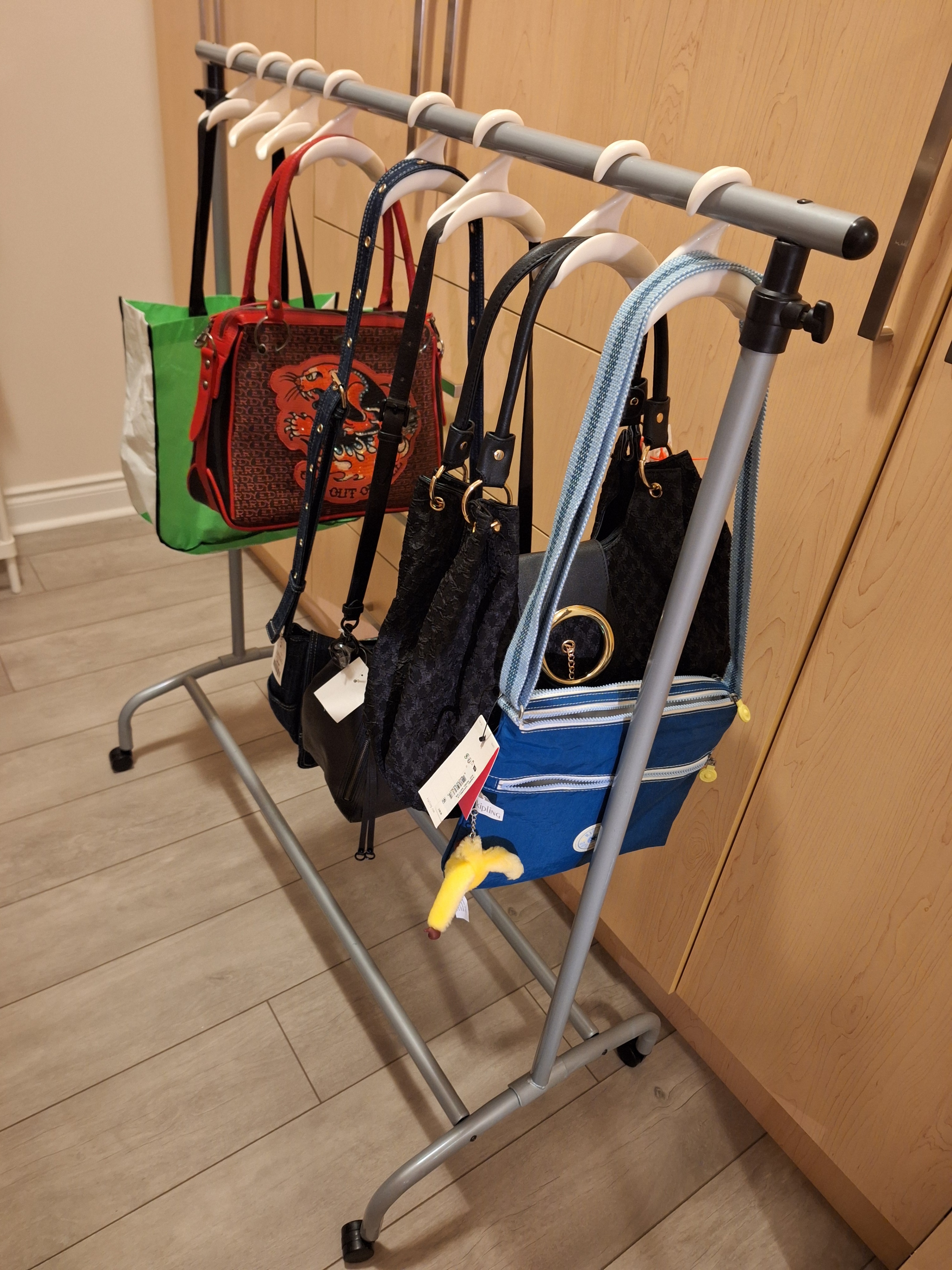Metal Rolling Clothing Rack