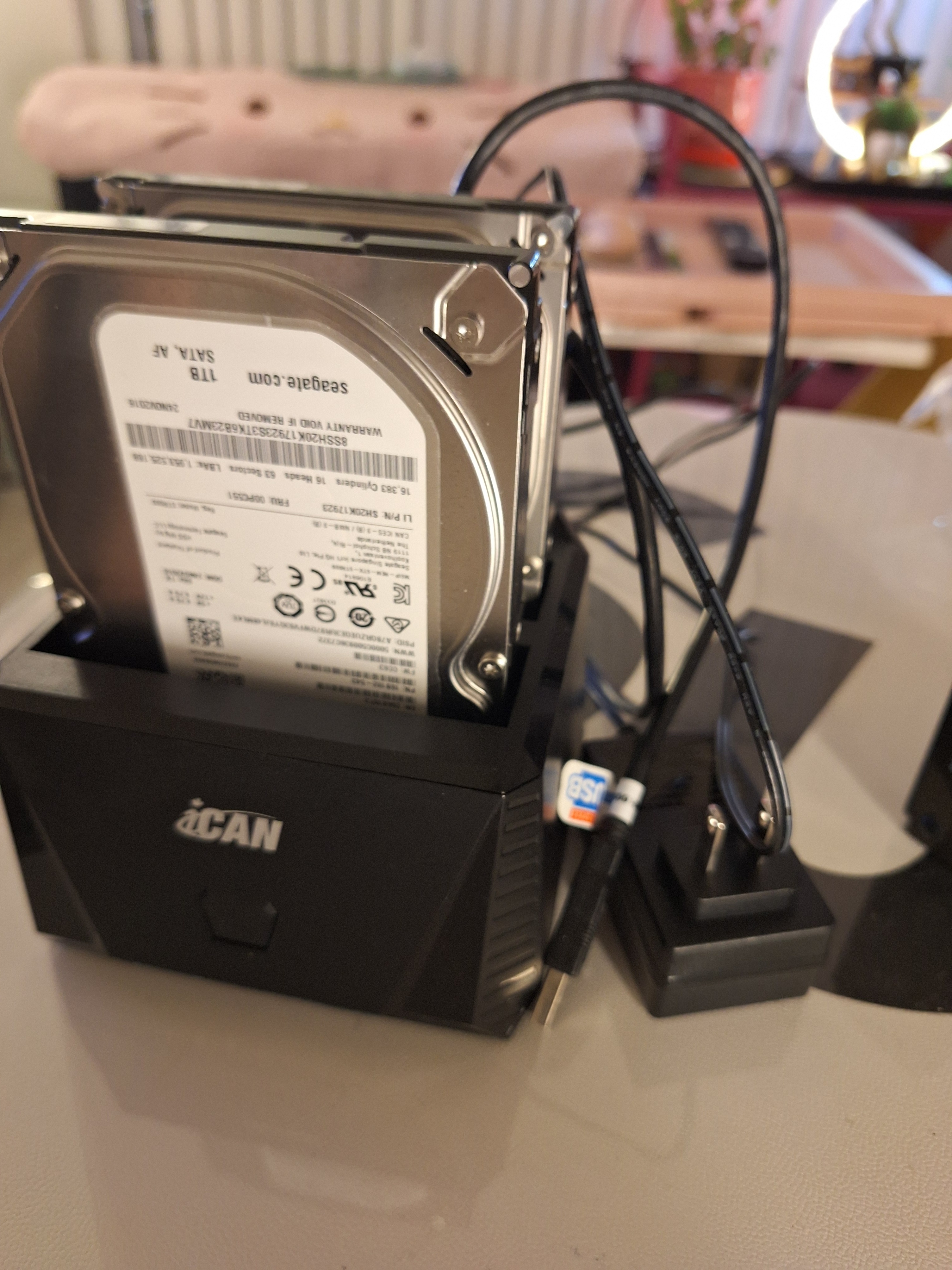 2 Seagate HDD (1TB+250GB) with Hard Drive Dock - photo 2