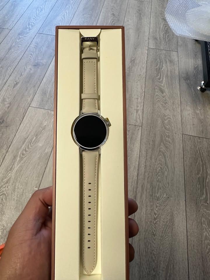 FANY Luna Women's Smartwatch – Beige Leather Strap, Gift Box