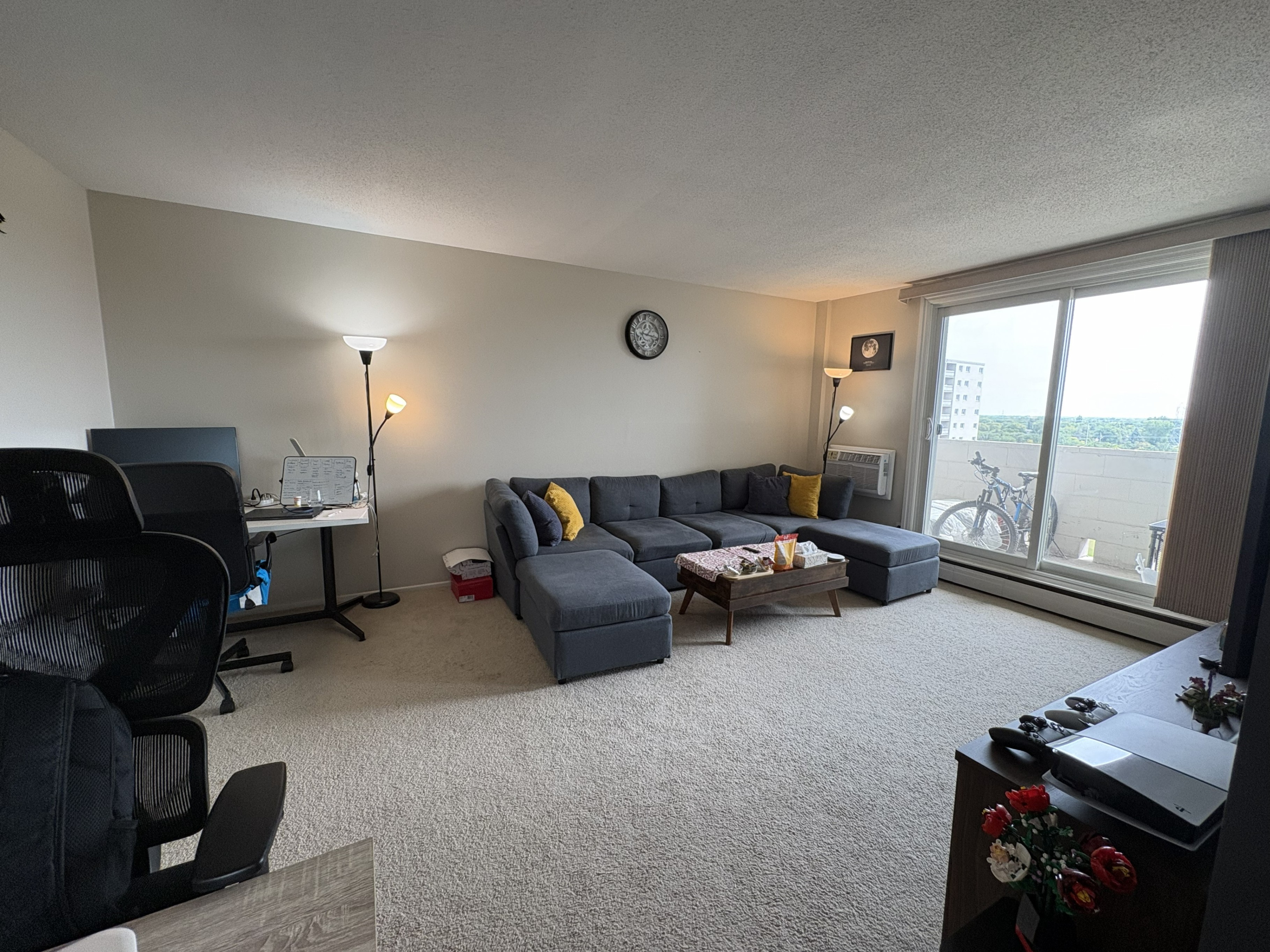 1 Bedroom Apartment – St. Vital | $1,285 Utilities Included - photo 2