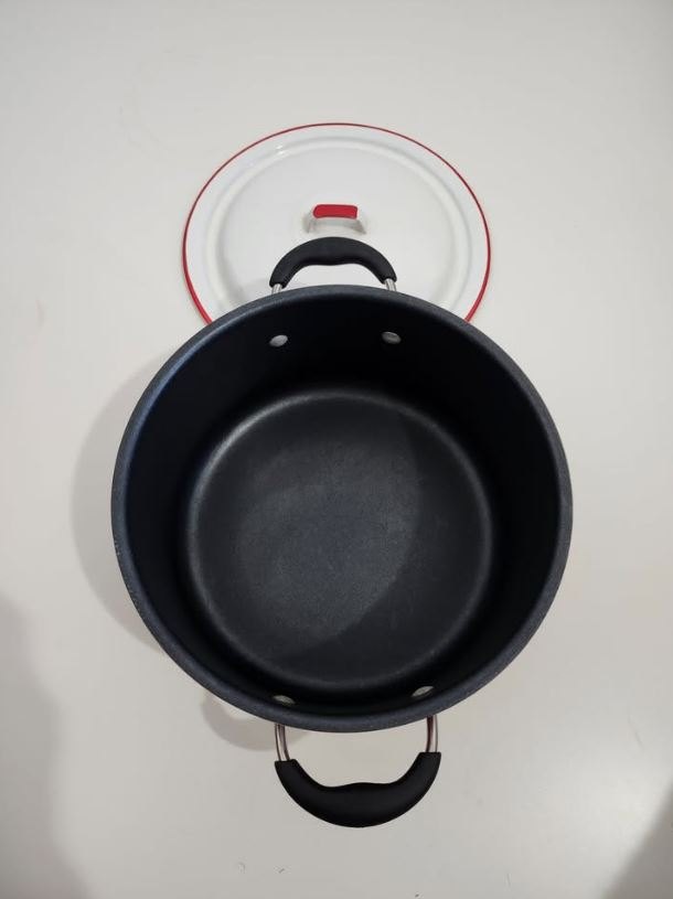 Pot Brand New Cuisinart Non-stick 6 Quart / 5.7 Liter