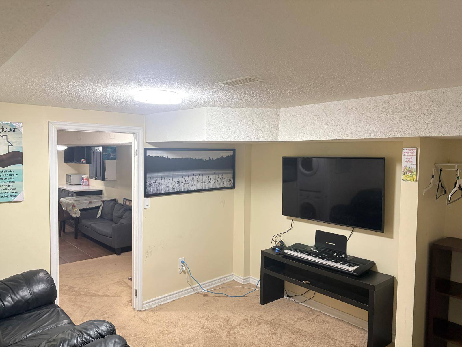 Private room for rent in Scarborough
