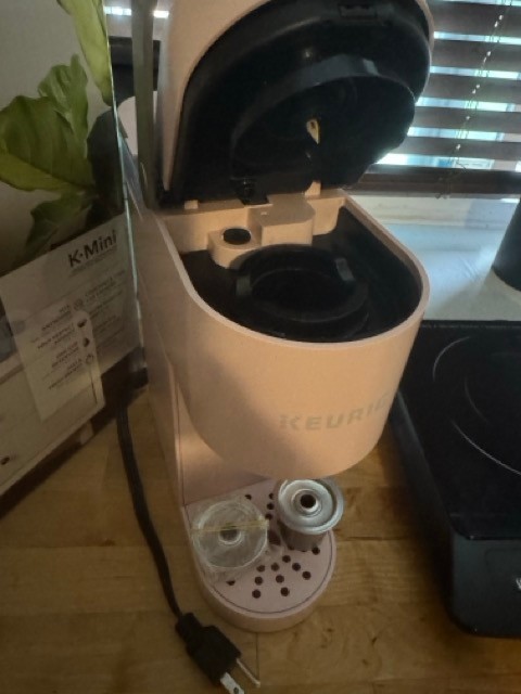 Keurig coffee machine - photo 2