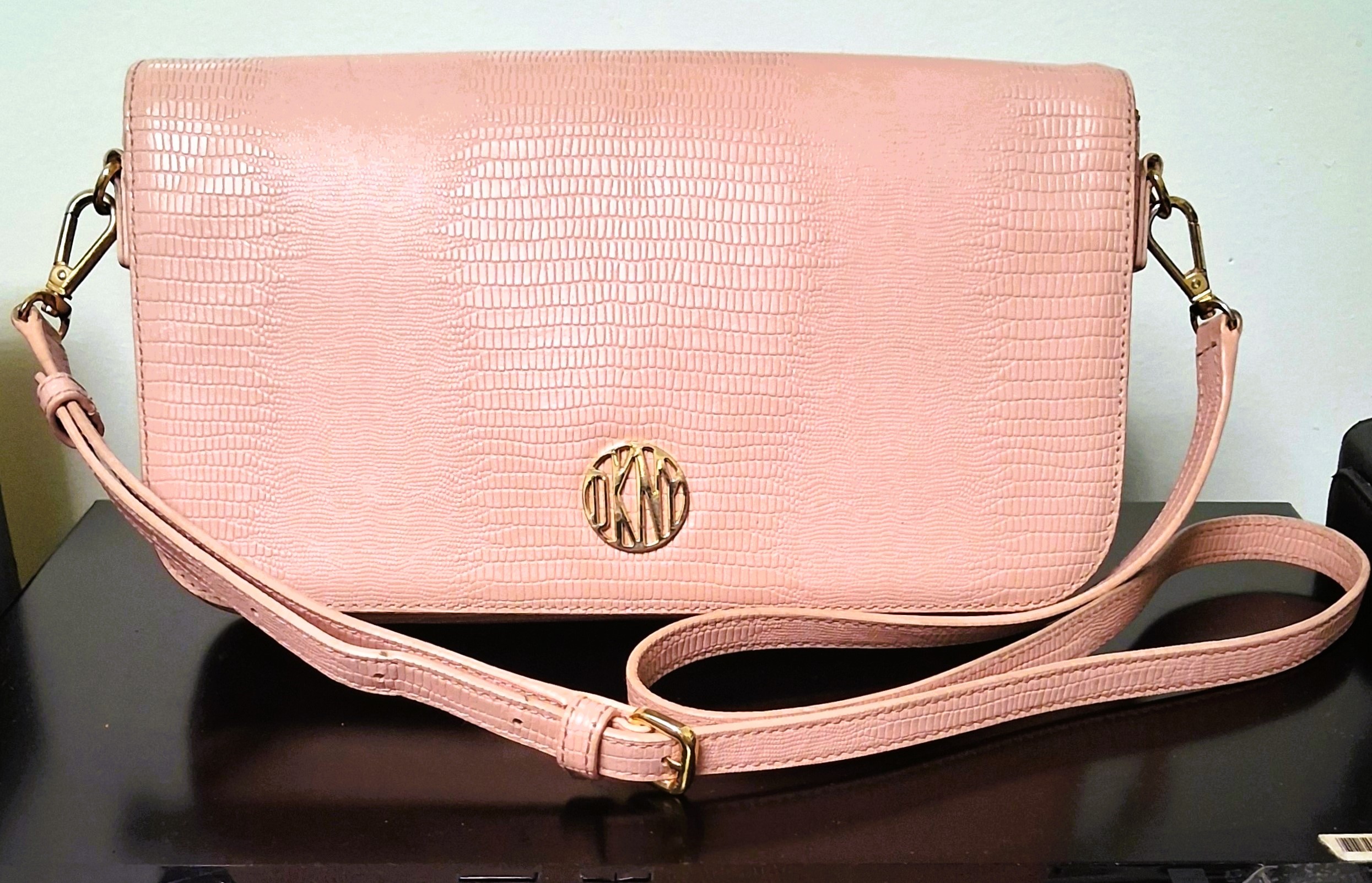 DKNY Donna Karan New York Genuine Leather Excellent Condition