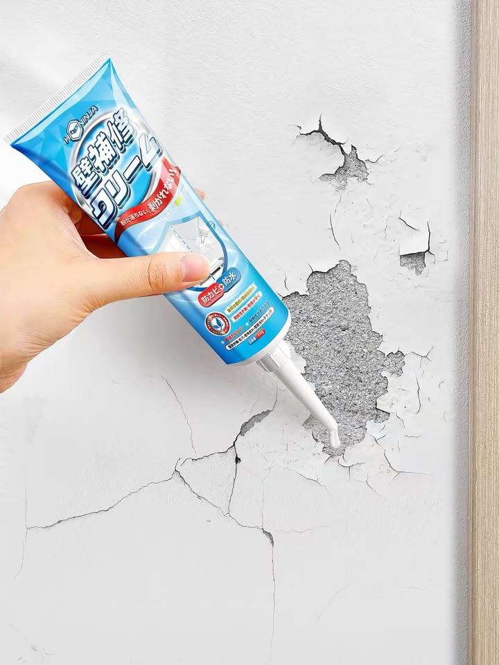 Wall Repair Putty & White Wall Repair Paint Kit - photo 3