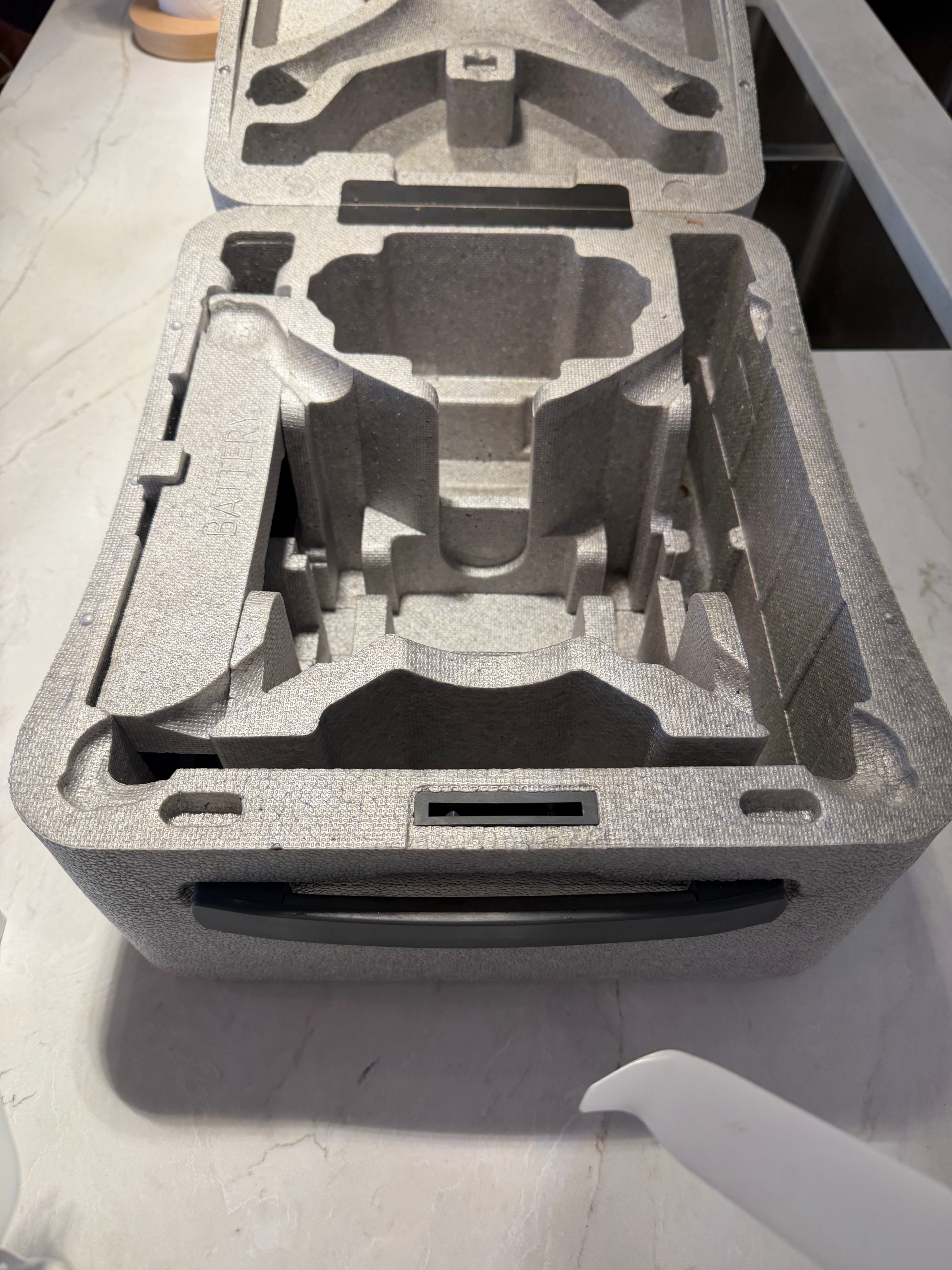 DJI Phantom 4 — 2 batteries, valise, hélices extras — Montréal - photo 5