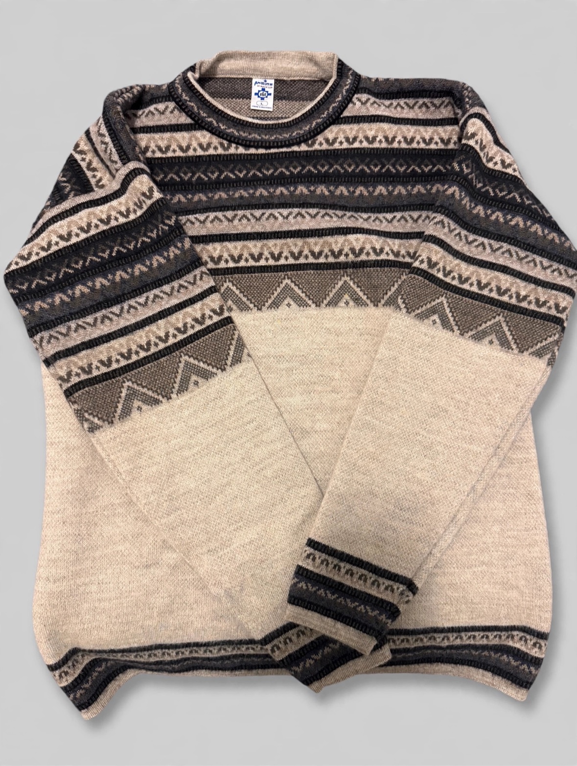New Handmade Ecuadorian Baby Alpaca Sweater - Size L (fits M)