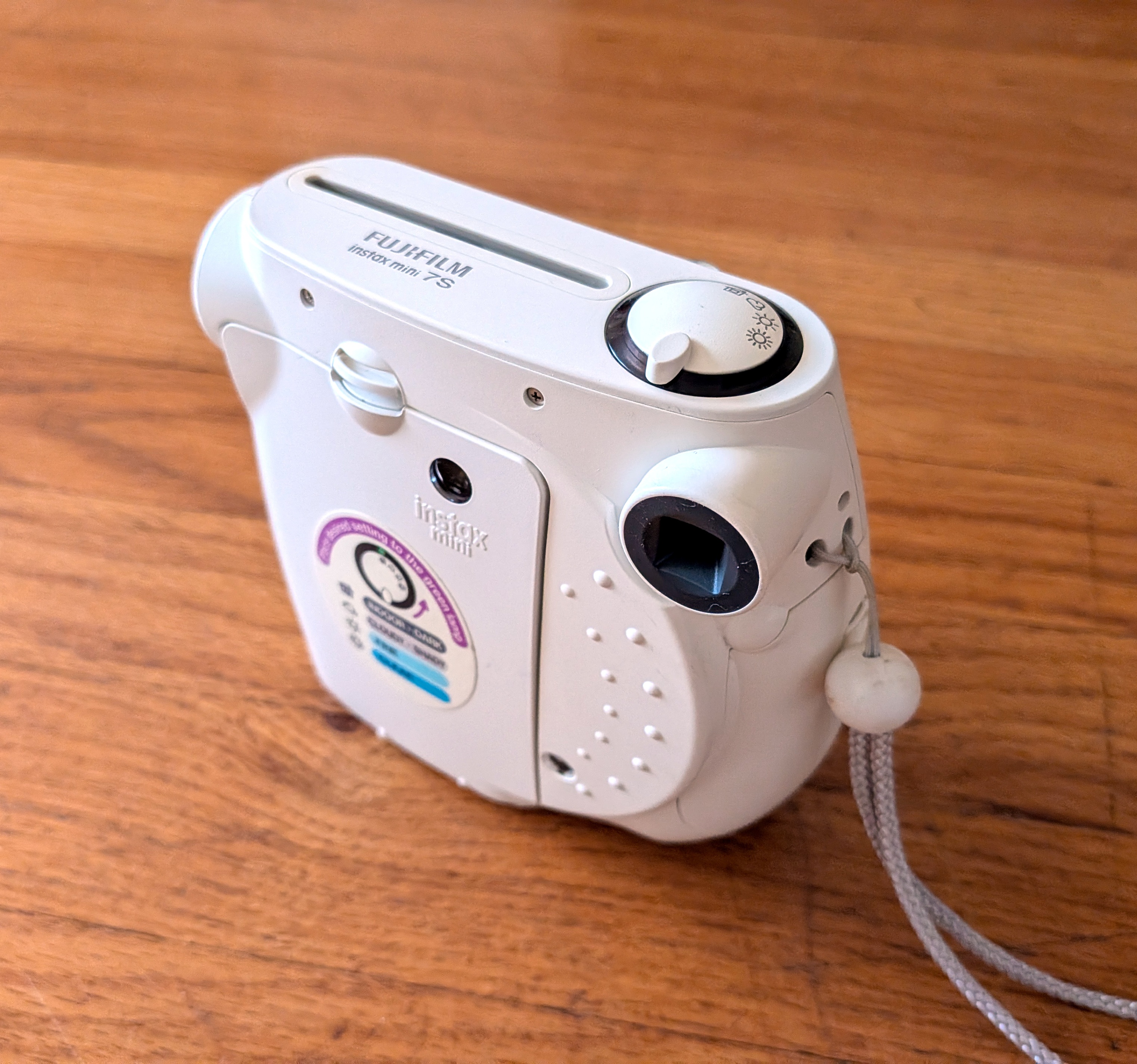 Fujifilm Instax Mini 7S White Instant Film Camera - photo 4