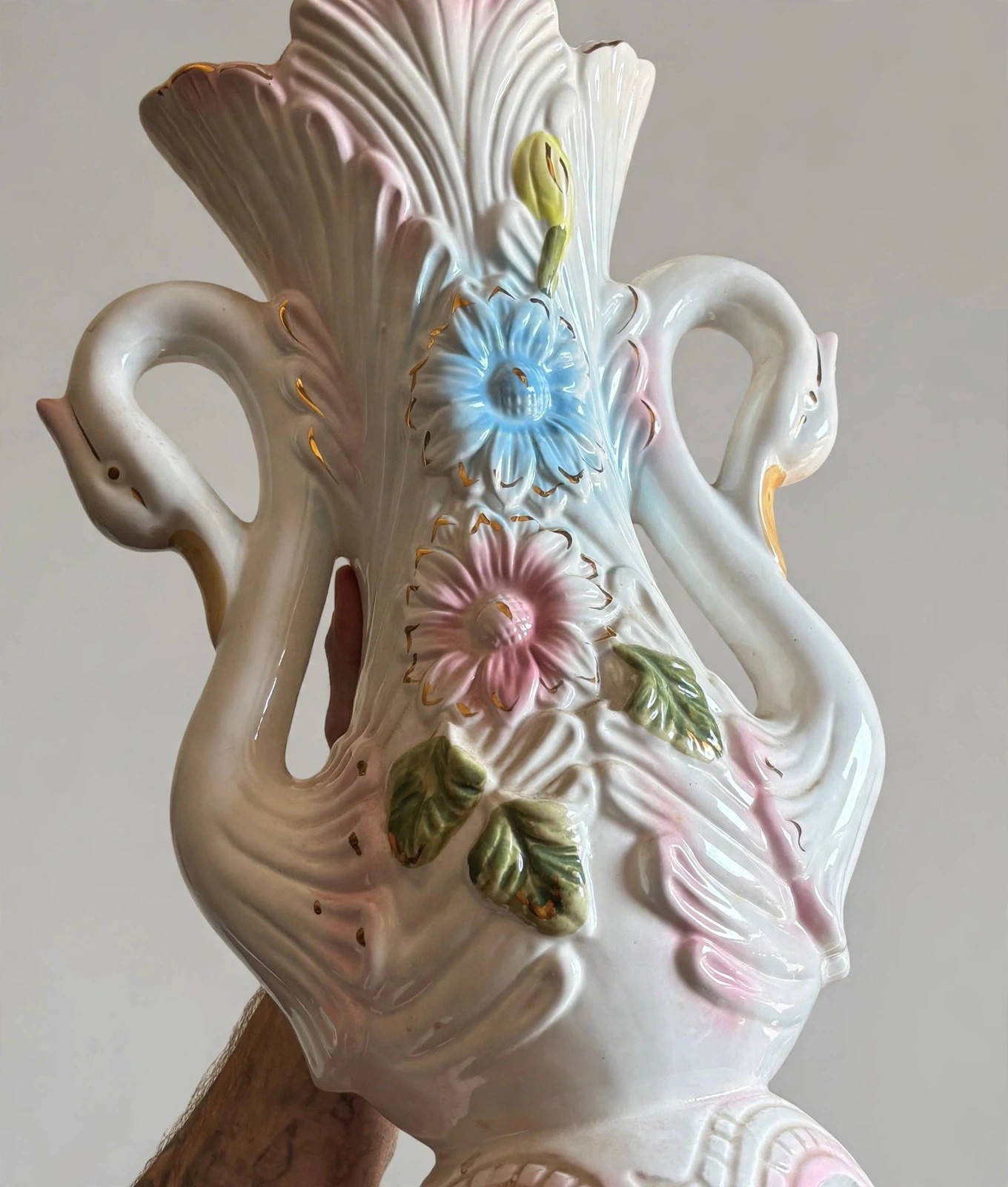 Vintage Lusterware Twin Swan Floor Vase 19in 3D Floral Taiwan - photo 4