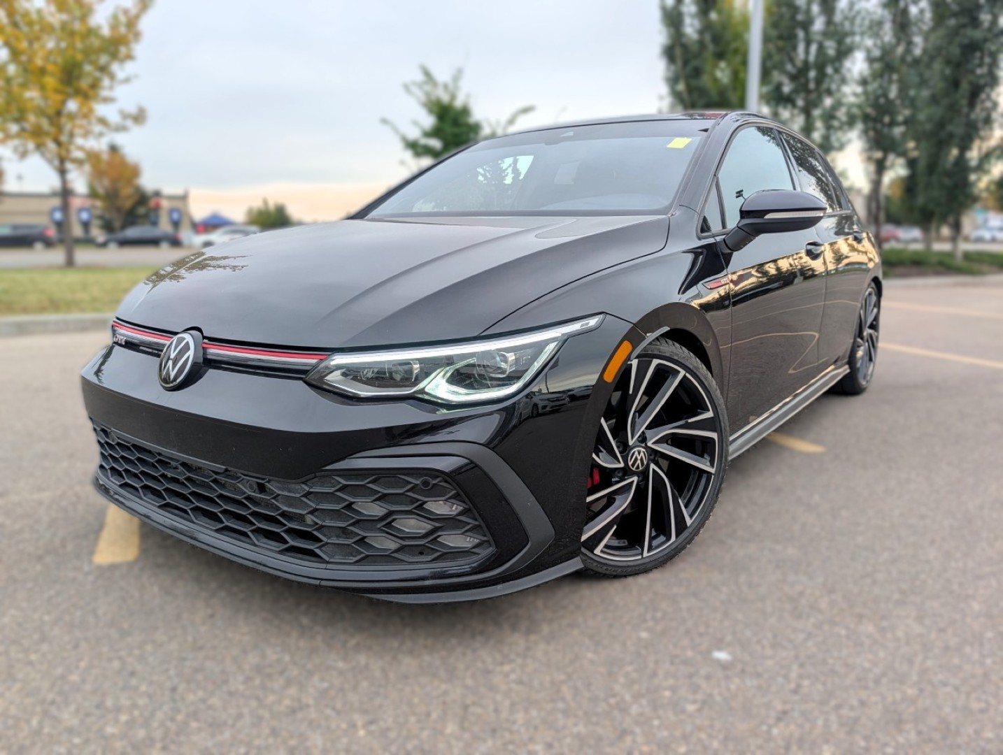 2023 Volkswagen Golf GTI - photo 2