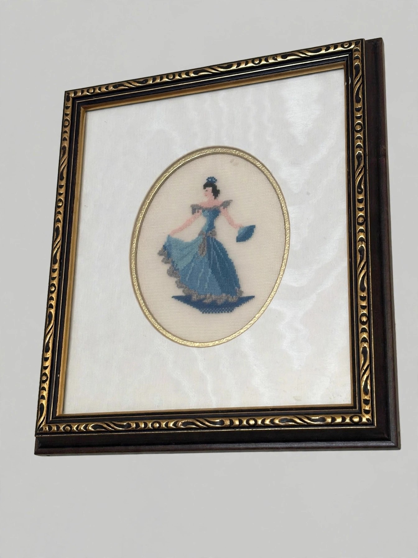 Vintage Framed Cross-Stitch Couple Blue Period Clothing Pair - photo 4