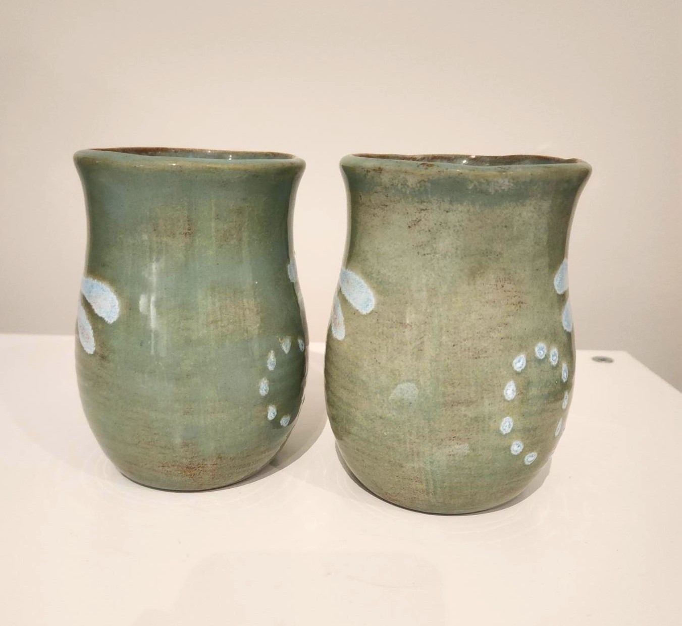 Pair of Canada-made Ceramic Mugs, Dragonfly Fly Design - photo 2