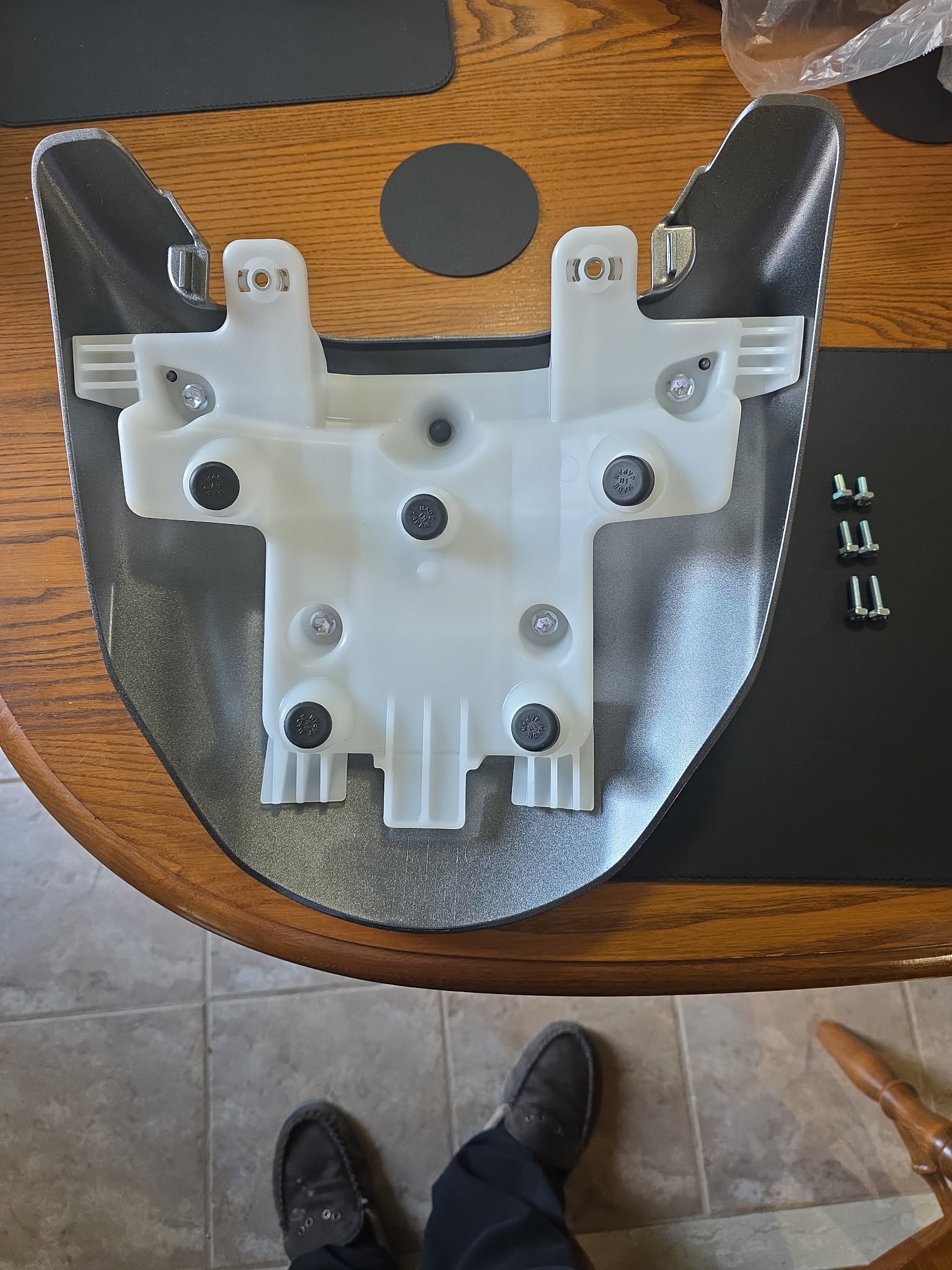 Suzuki Boulevard M90 OEM Rear Seat Cowl - photo 3