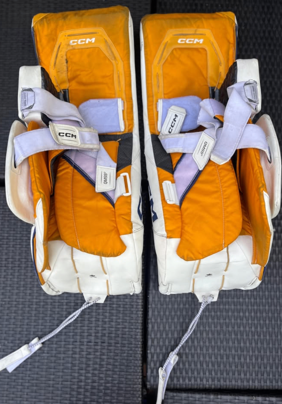 CCM Axis 2 Goalie Pads 32 +1