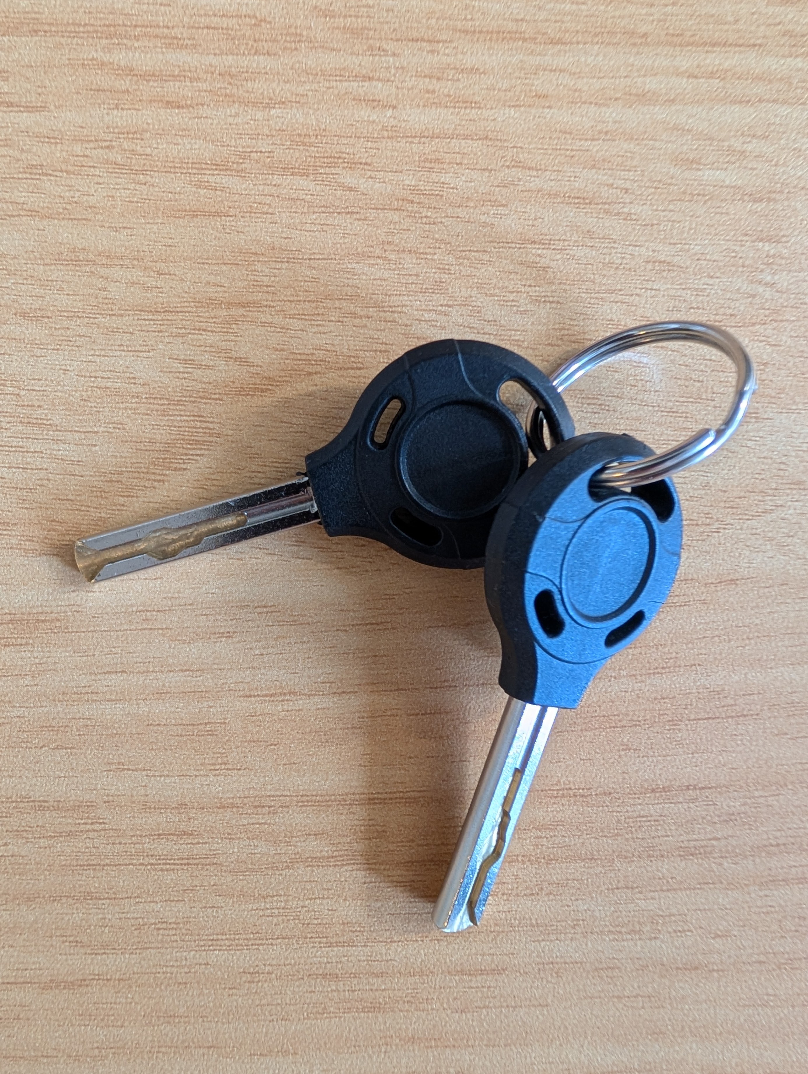 Via Velo Heavy-Duty Bike U-Lock + 6ft Cable & 2 Keys - photo 3