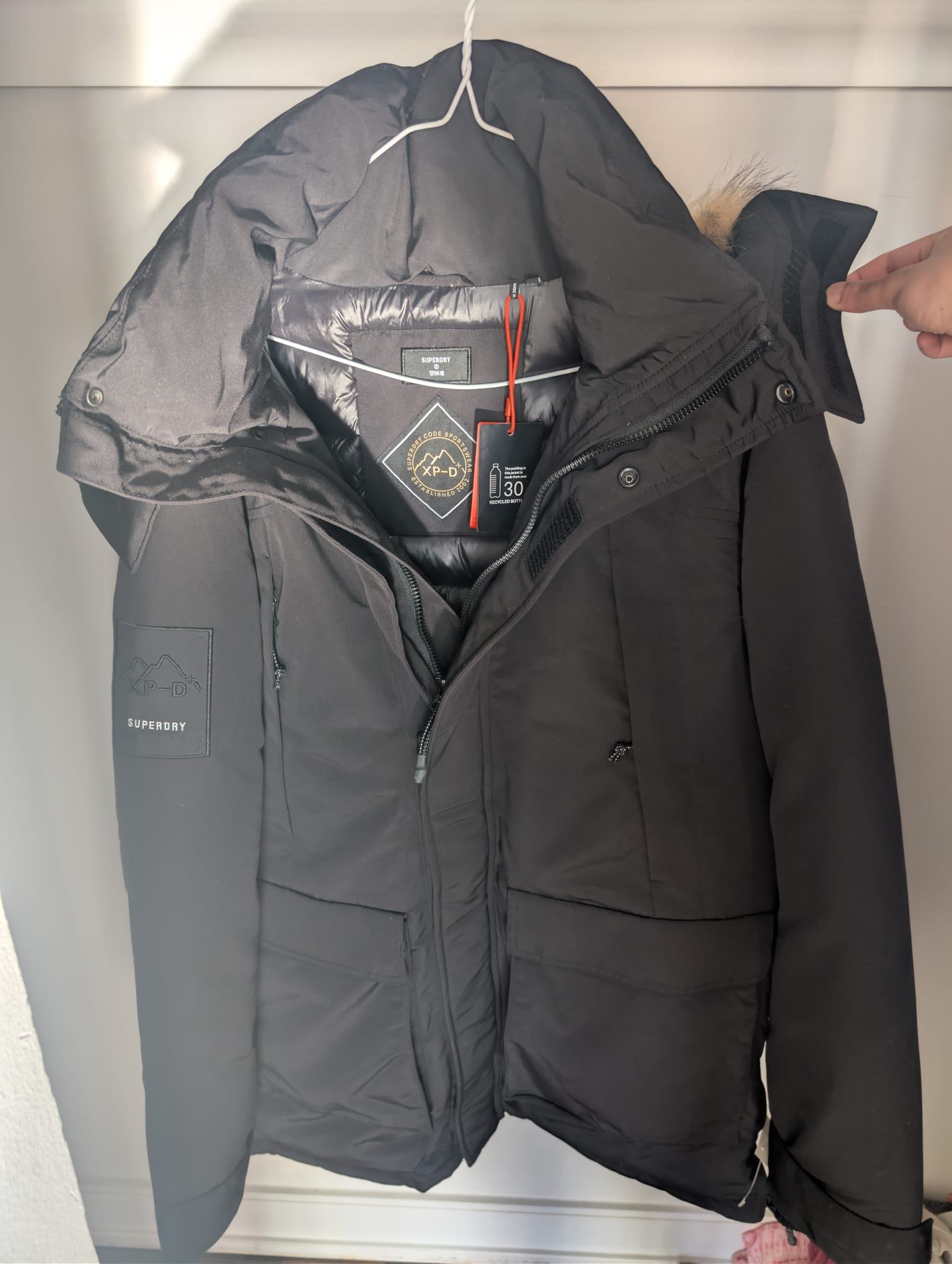 Brand New Superdry Men’s Winter Jacket – Never Worn – Size L – B