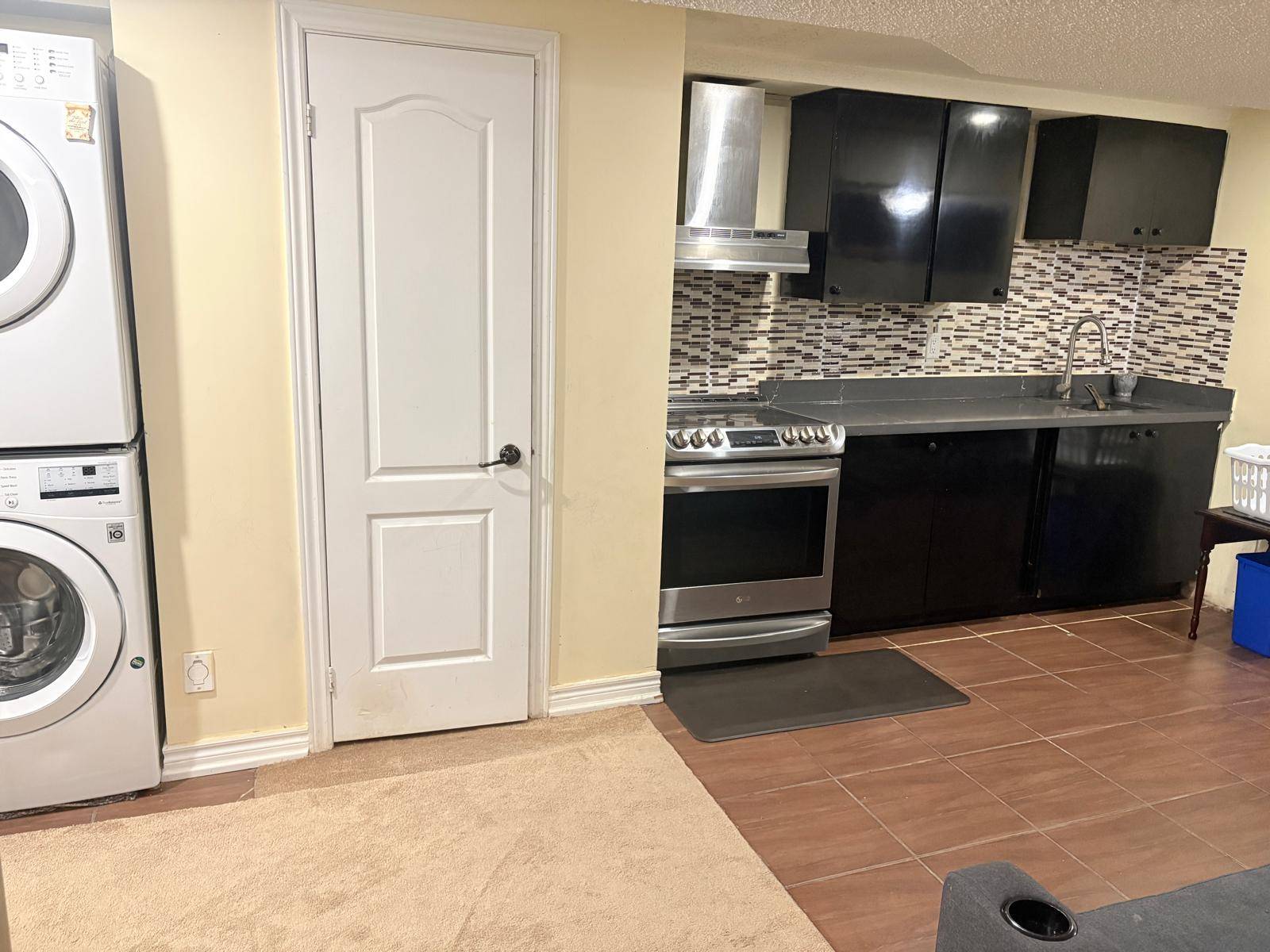 Private room for rent in Scarborough - photo 4