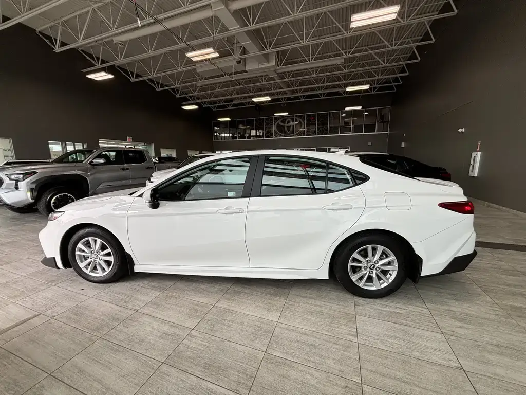 2025 Toyota Camry - photo 2
