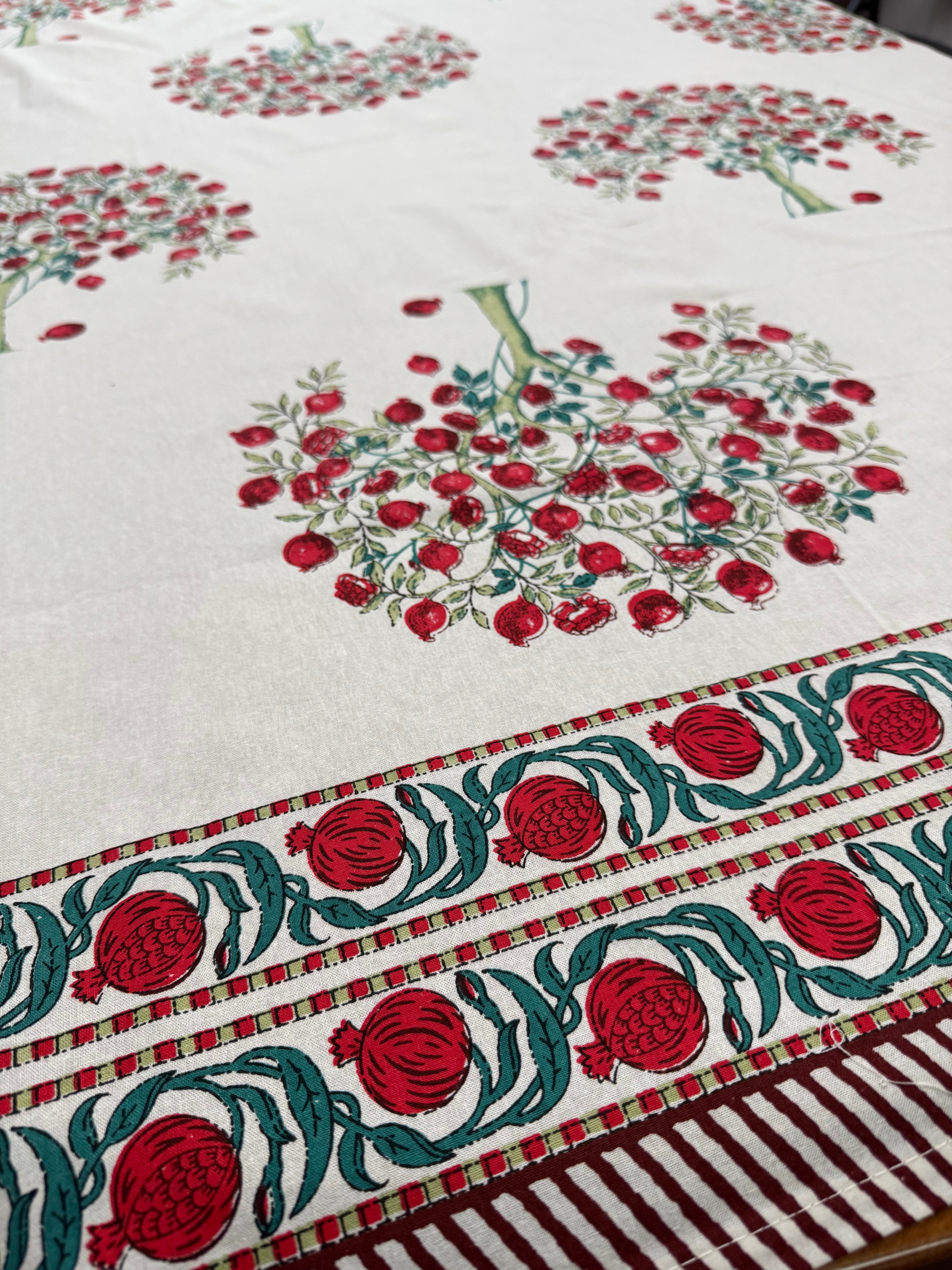 Brand New • Pomegranate Print Cotton Tablecloth • Steal Deal - photo 4